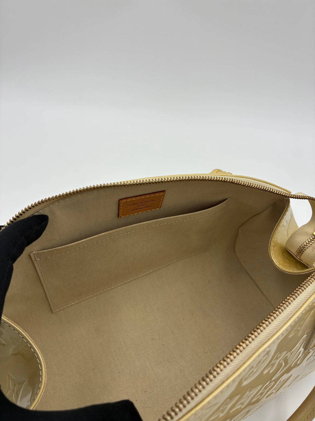 Preloved | Louis Vuitton Monogram Vernis Sherwood PM Håndtaske i Beige Louis Vuitton