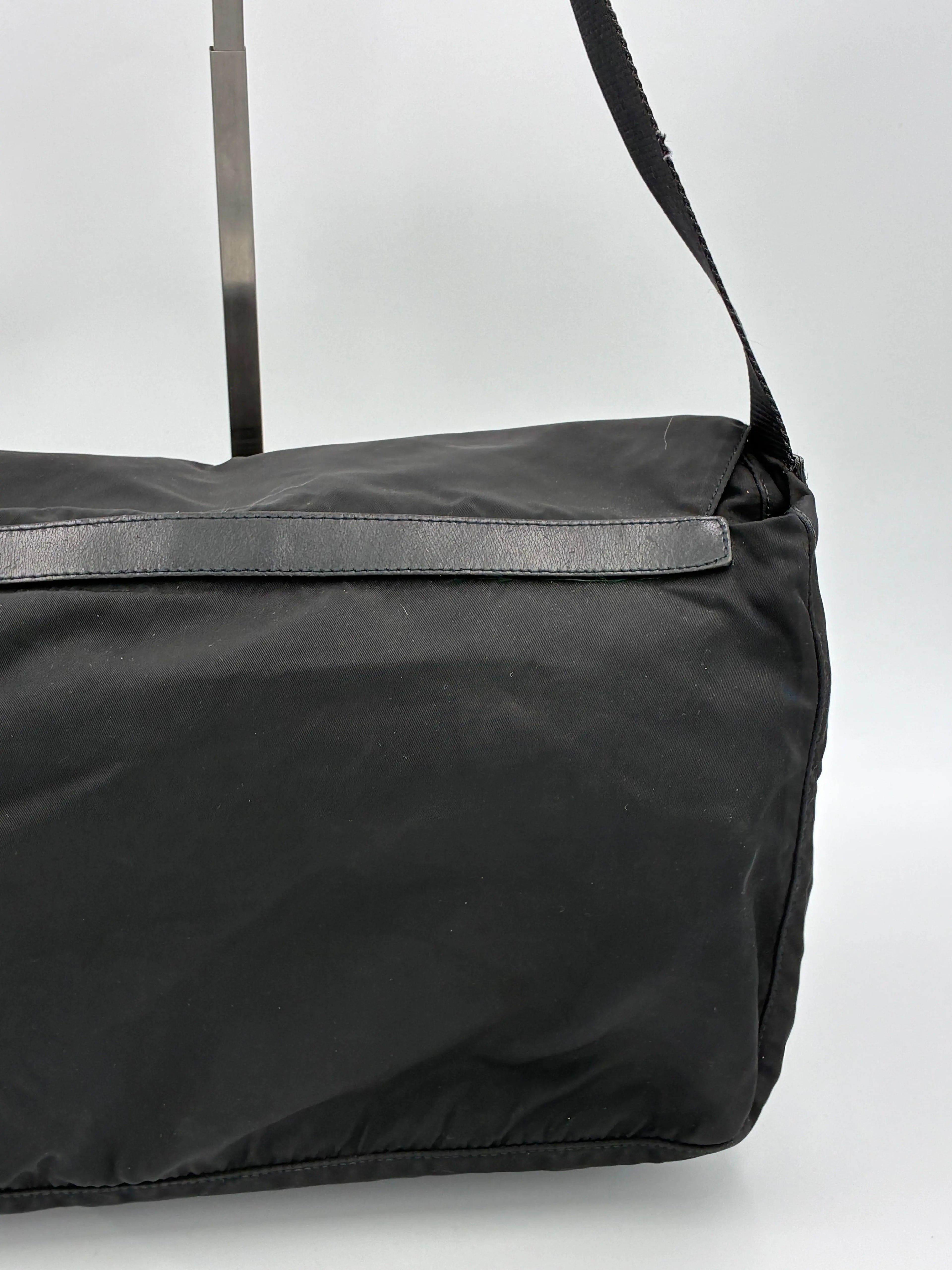 (11174_0418) PRADA Nylon Messenger Crossbody Sort (PERSONLIG TASKE) Prada