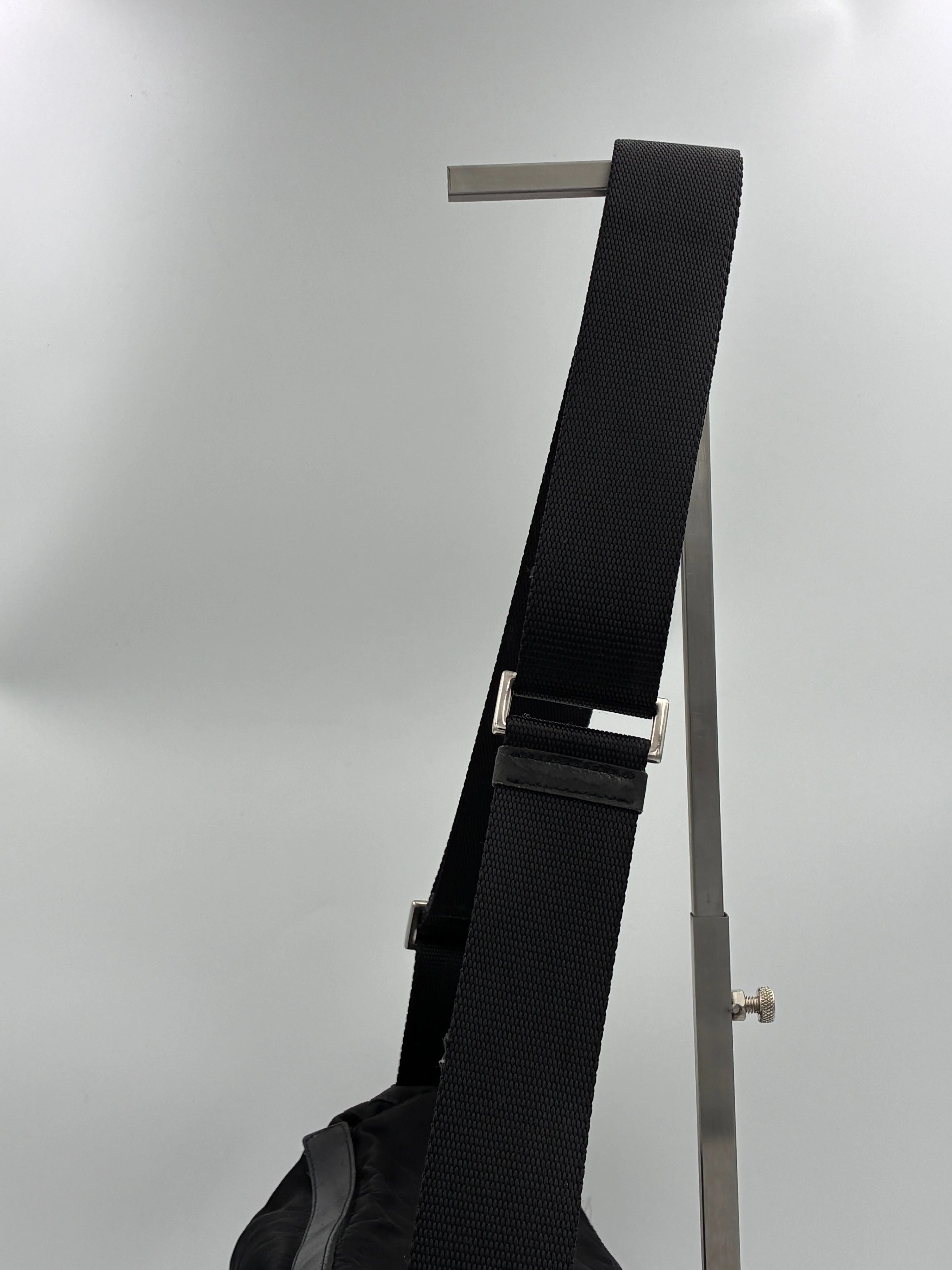 (11174_0418) PRADA Nylon Messenger Crossbody Sort (PERSONLIG TASKE) Prada