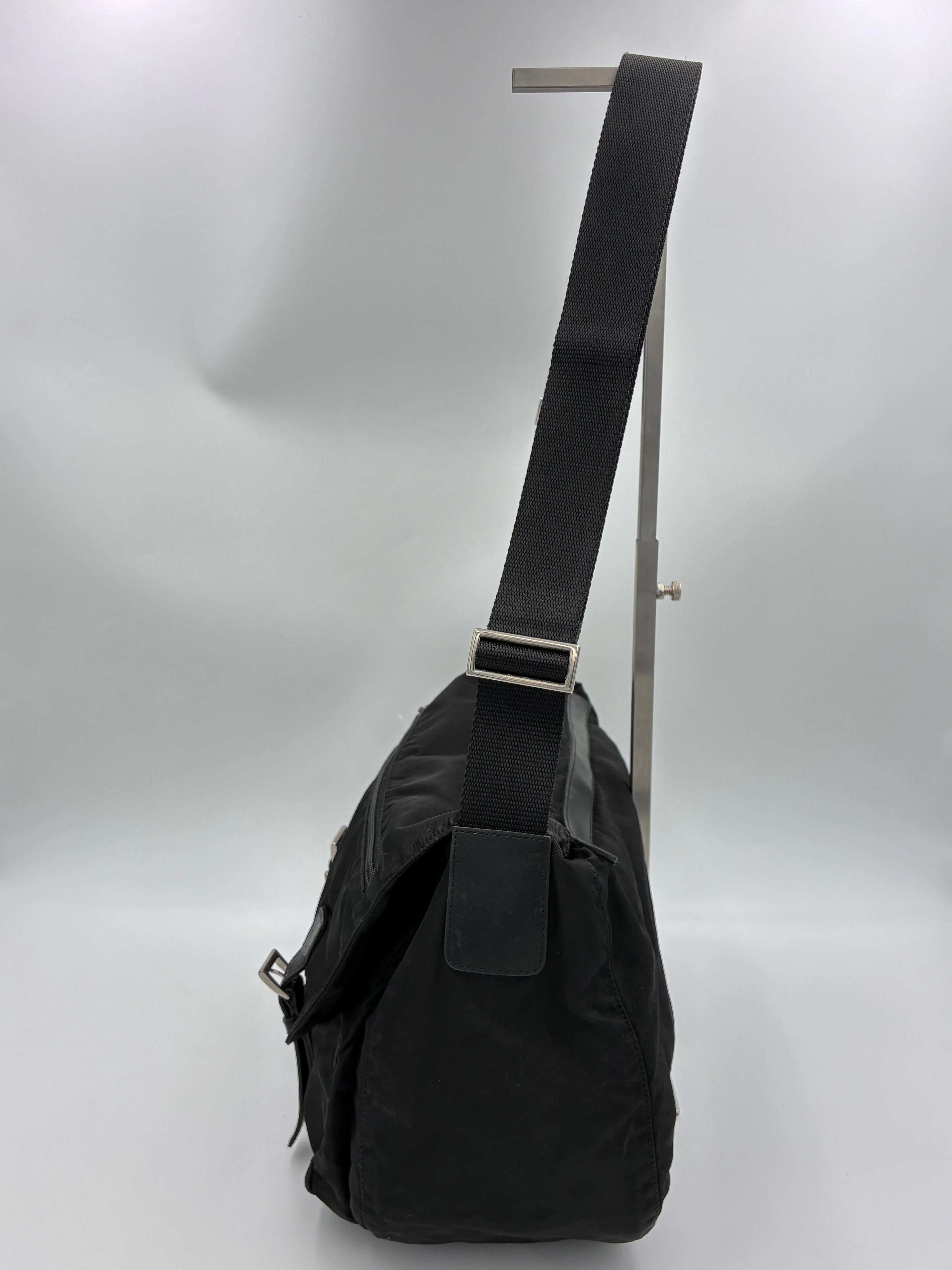 (11174_0418) PRADA Nylon Messenger Crossbody Sort (PERSONLIG TASKE) Prada