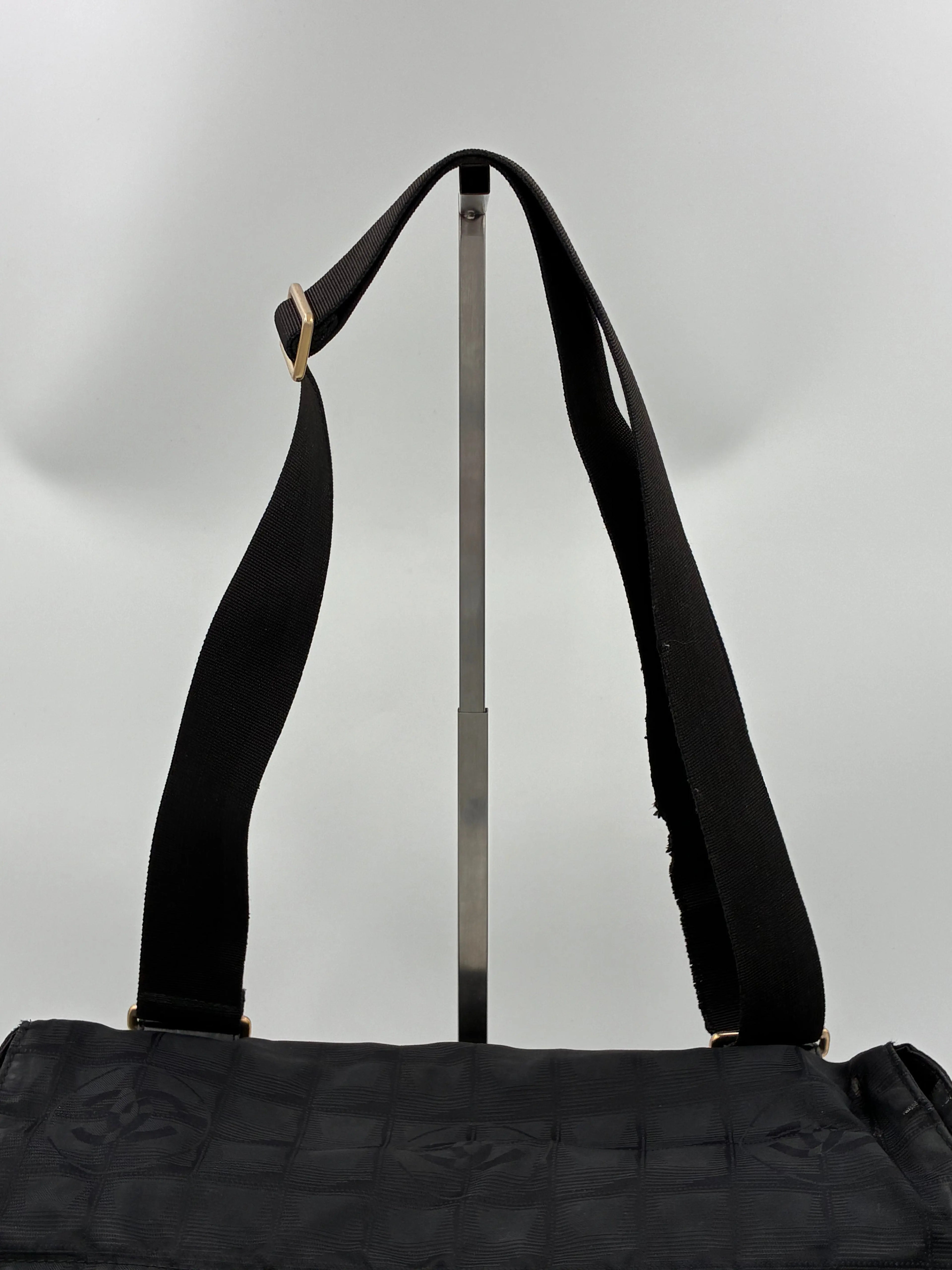 (11172_0023) CHANEL New Travel Line Crossbody Sort (PERSONLIG TASKE) Chanel