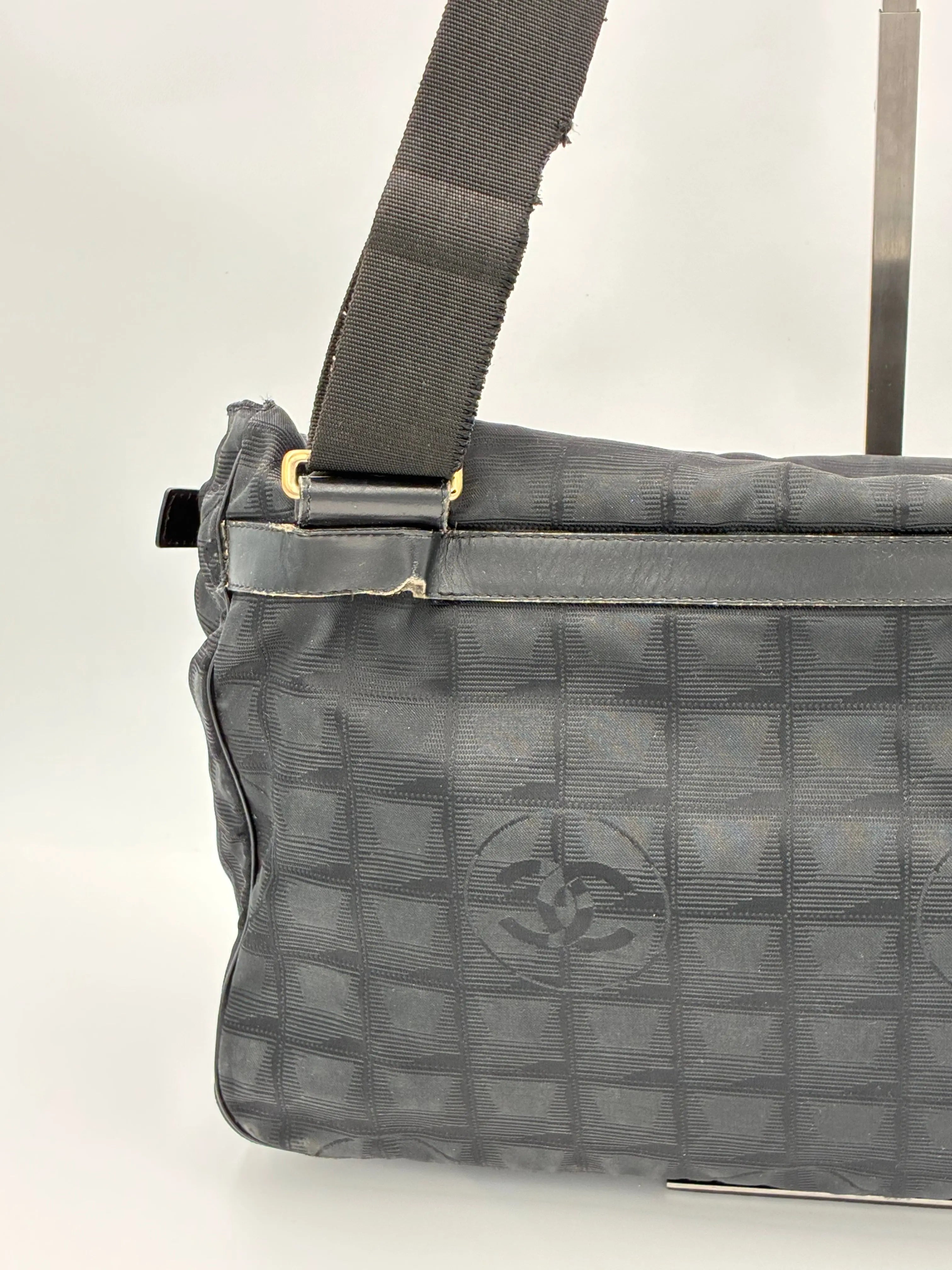 (11172_0023) CHANEL New Travel Line Crossbody Sort (PERSONLIG TASKE) Chanel