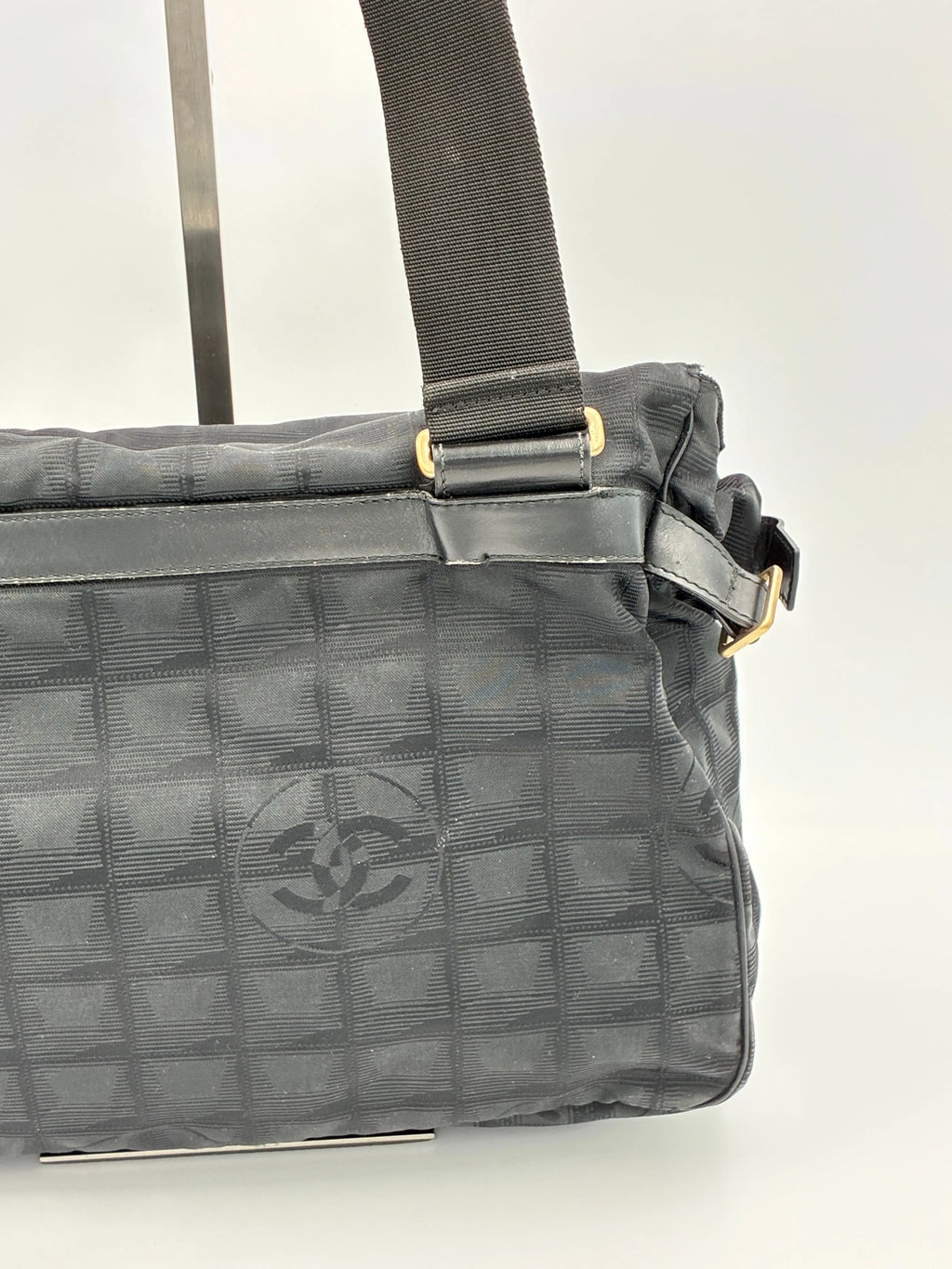 (11172_0023) CHANEL New Travel Line Crossbody Sort (PERSONLIG TASKE) Chanel