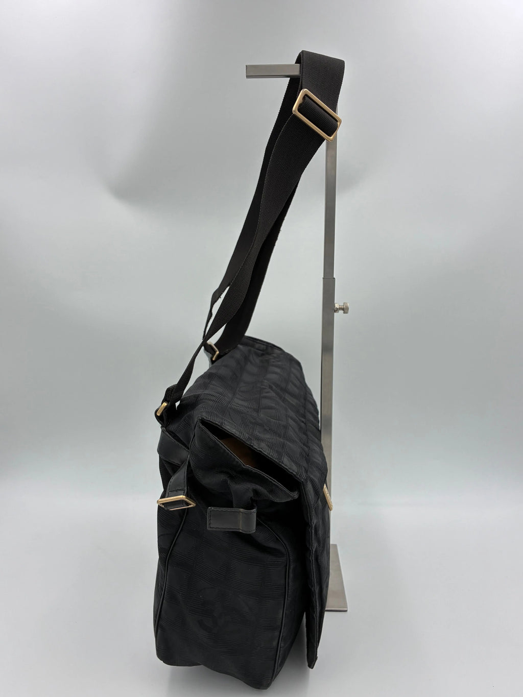 (11172_0023) CHANEL New Travel Line Crossbody Sort (PERSONLIG TASKE) Chanel