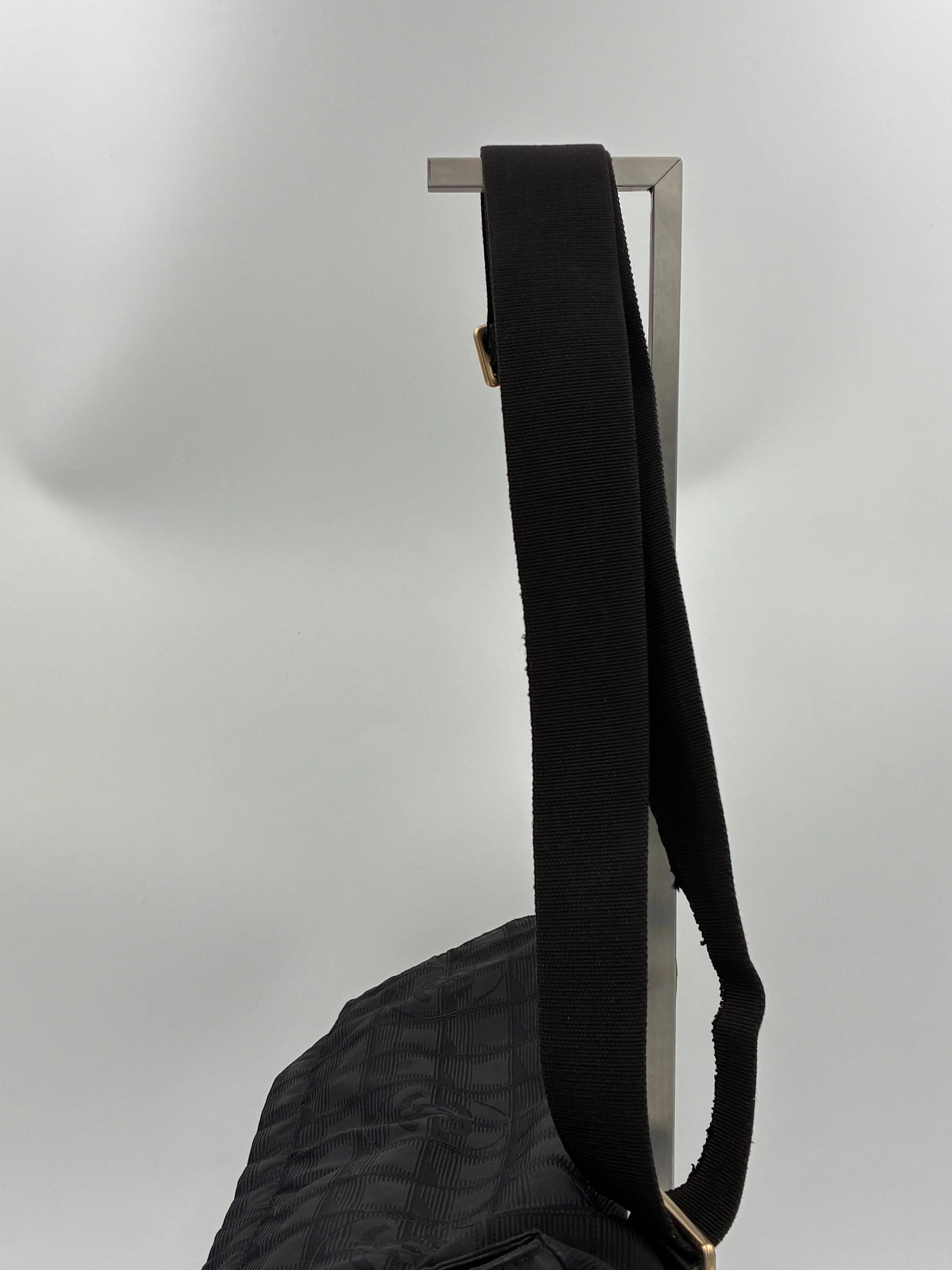 (11172_0023) CHANEL New Travel Line Crossbody Sort (PERSONLIG TASKE) Chanel