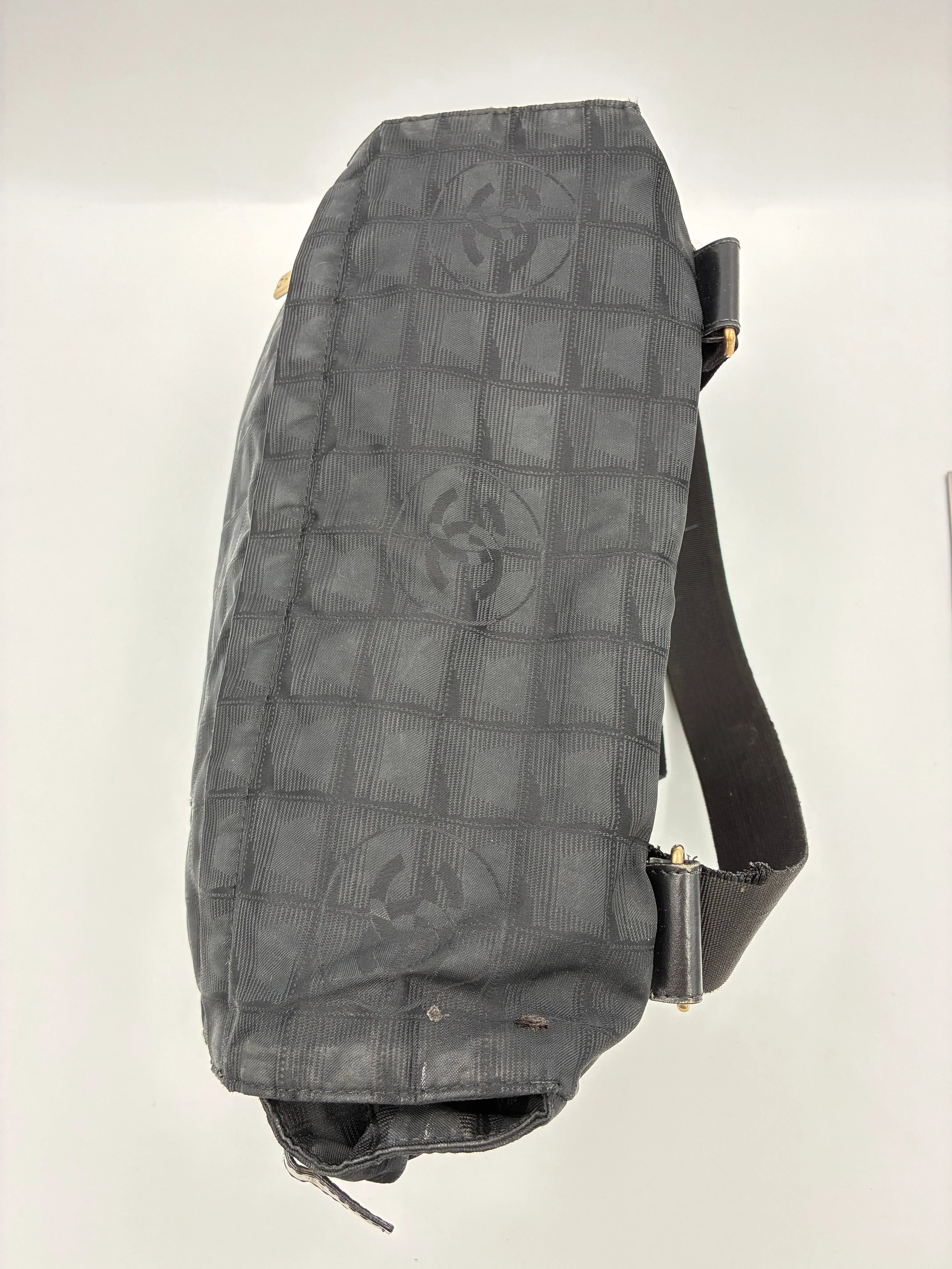 (11172_0023) CHANEL New Travel Line Crossbody Sort (PERSONLIG TASKE) Chanel