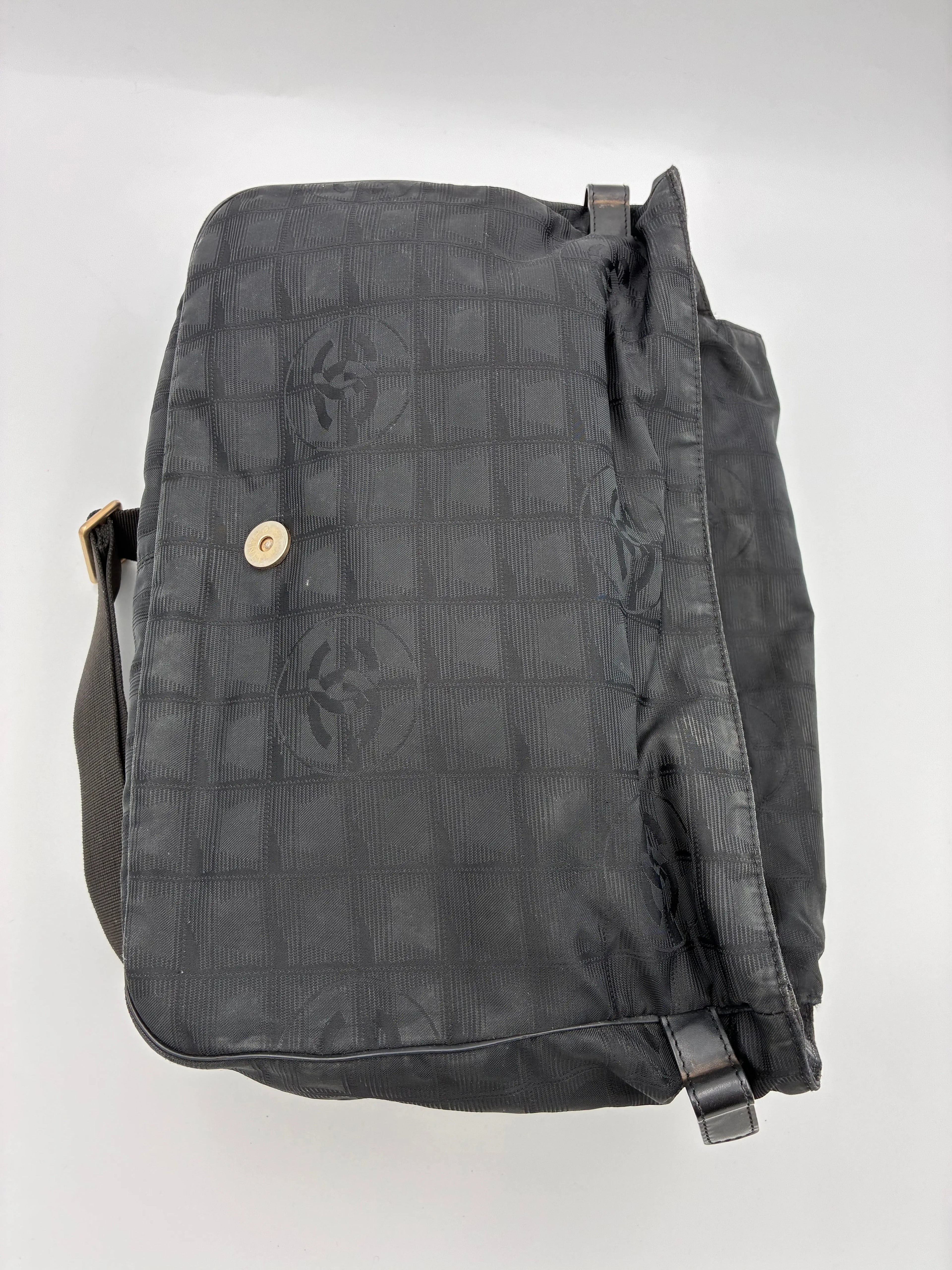 (11172_0023) CHANEL New Travel Line Crossbody Sort (PERSONLIG TASKE) Chanel