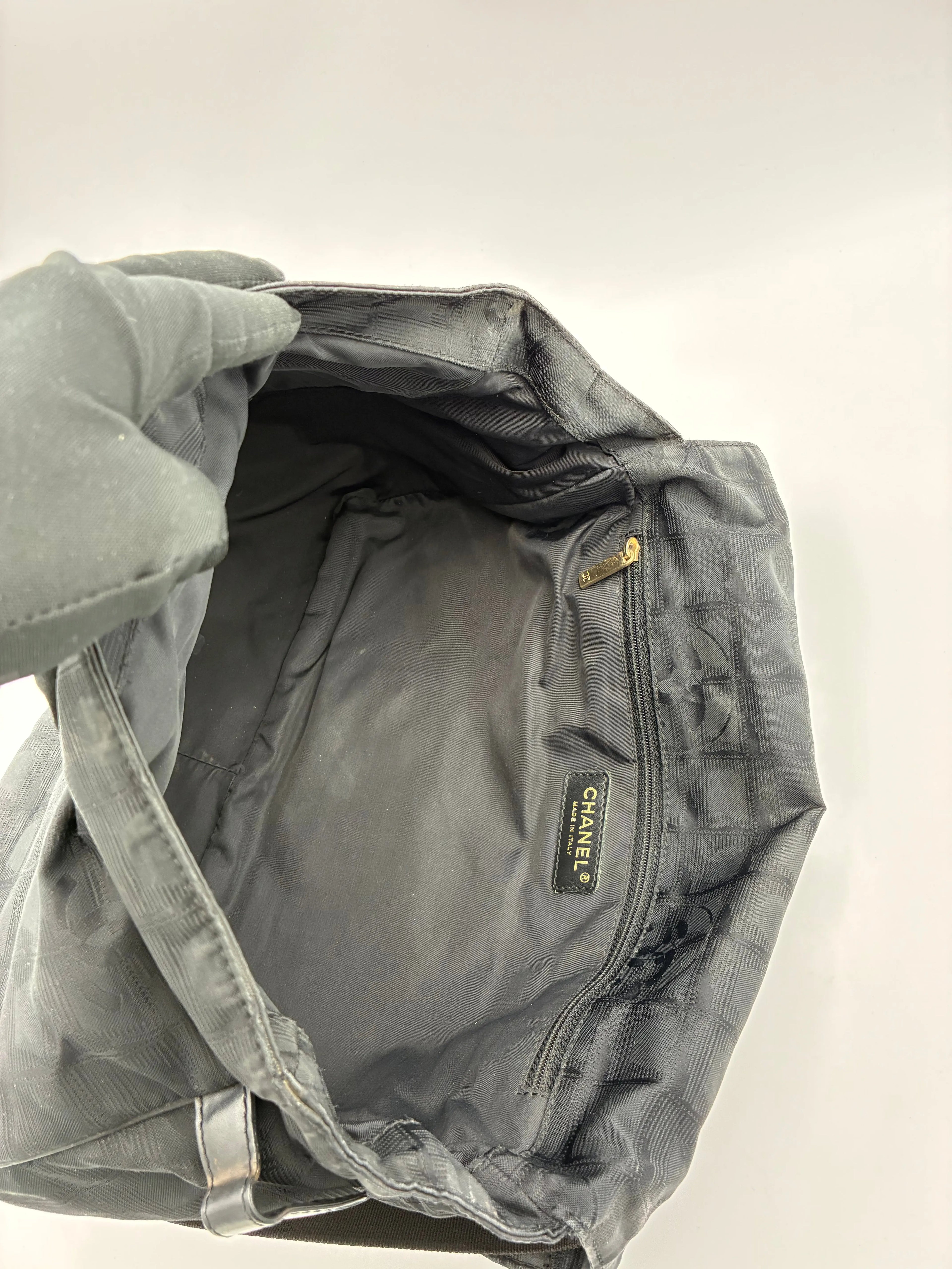 (11172_0023) CHANEL New Travel Line Crossbody Sort (PERSONLIG TASKE) Chanel