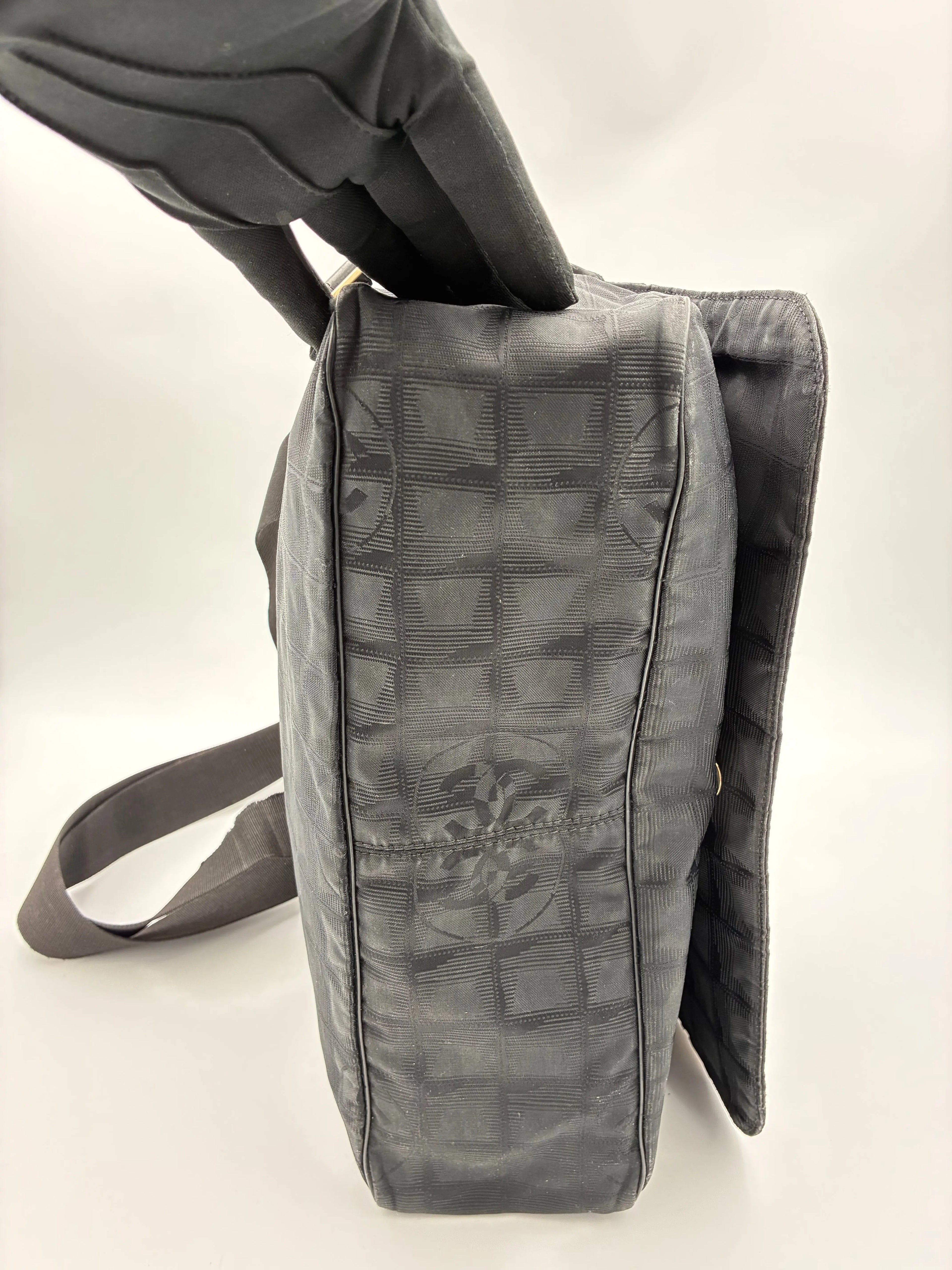 (11172_0023) CHANEL New Travel Line Crossbody Sort (PERSONLIG TASKE) Chanel