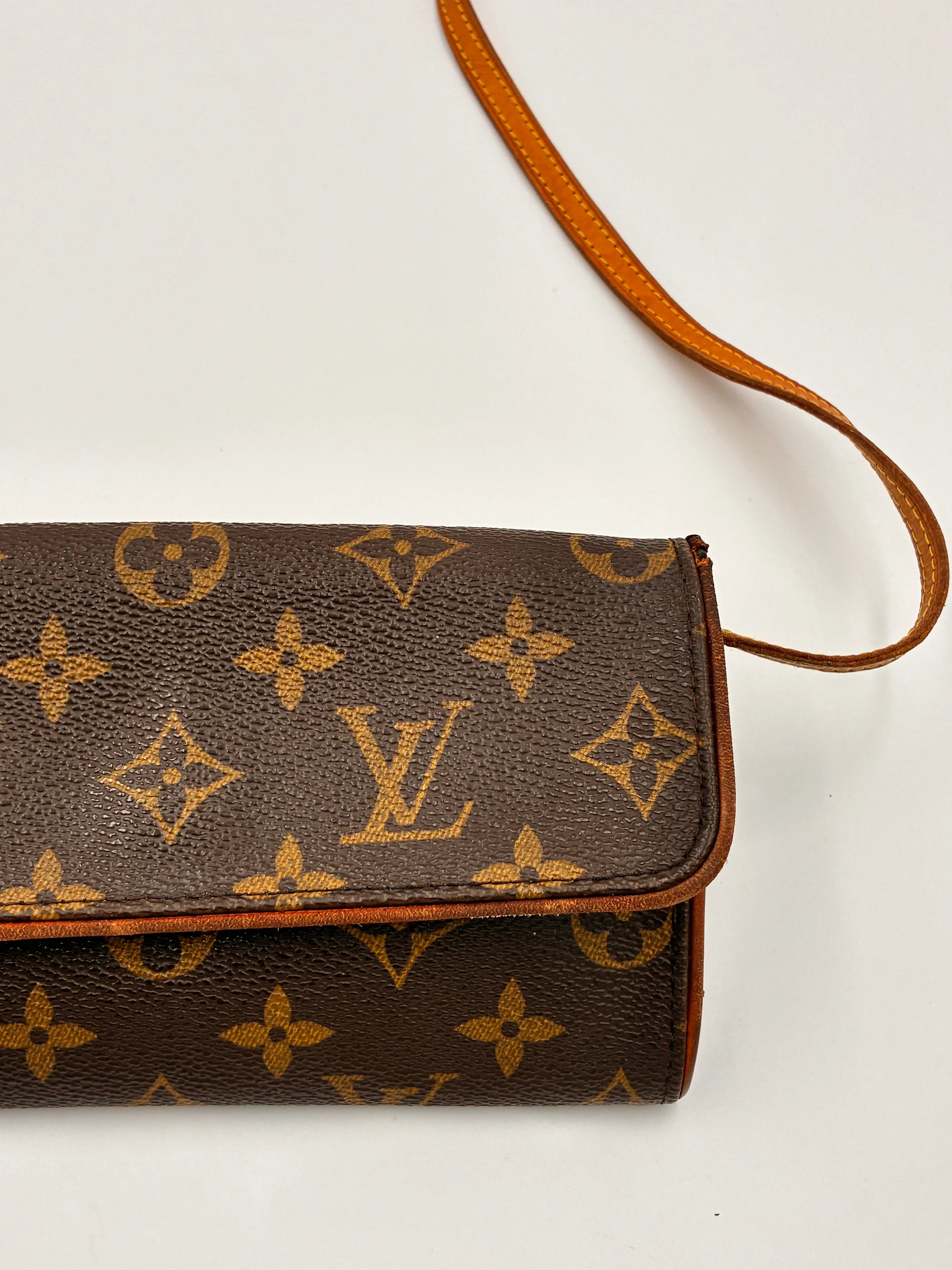 Preloved | Louis Vuitton Monogram Crossbody Pochette Twin PM Louis Vuitton