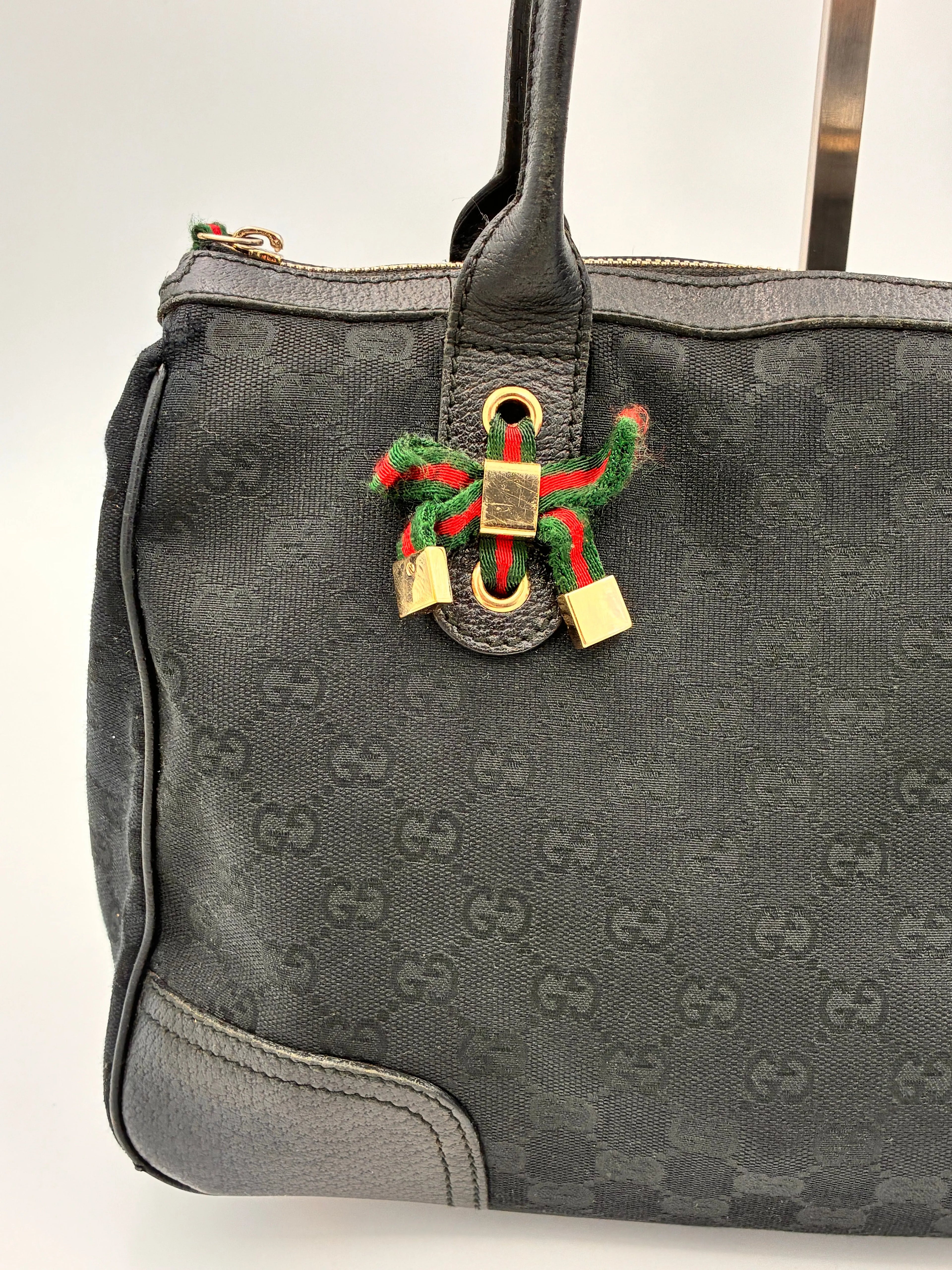 Preloved | Gucci Monogram Princy Skuldertaske i Sort Canvas m. Grøn & Rød Sløjfe Gucci