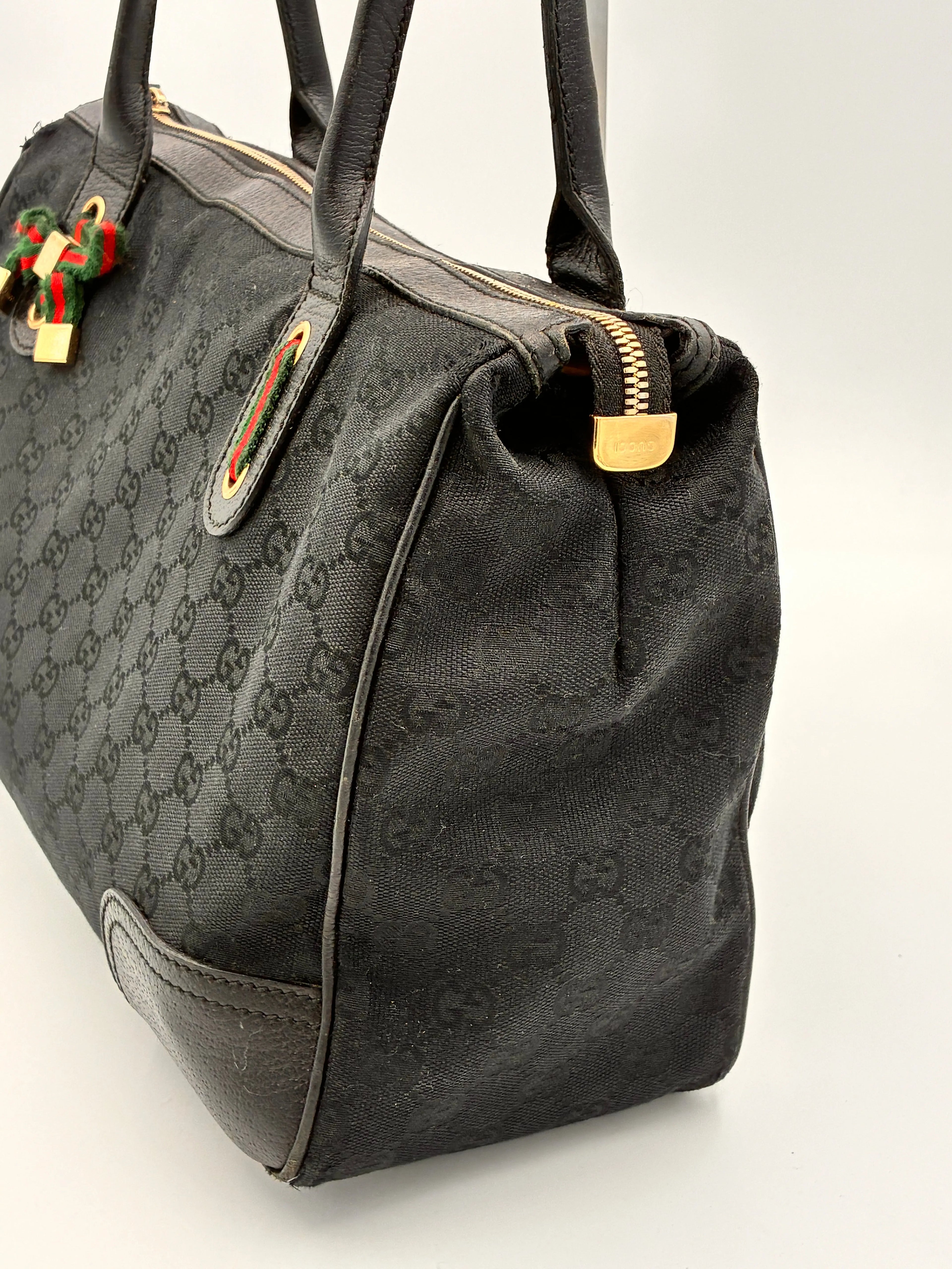 Preloved | Gucci Monogram Princy Skuldertaske i Sort Canvas m. Grøn & Rød Sløjfe Gucci