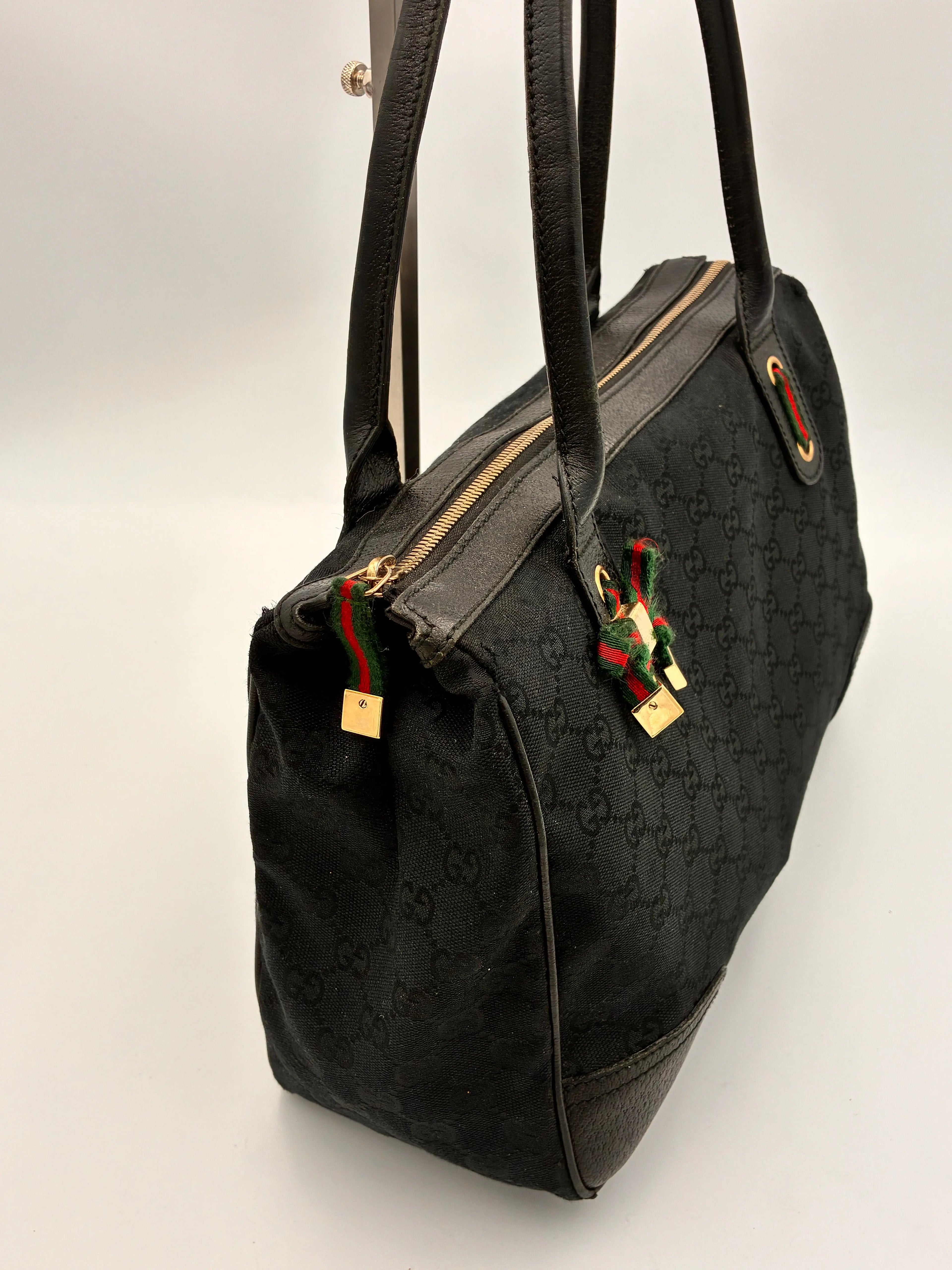 Preloved | Gucci Monogram Princy Skuldertaske i Sort Canvas m. Grøn & Rød Sløjfe Gucci