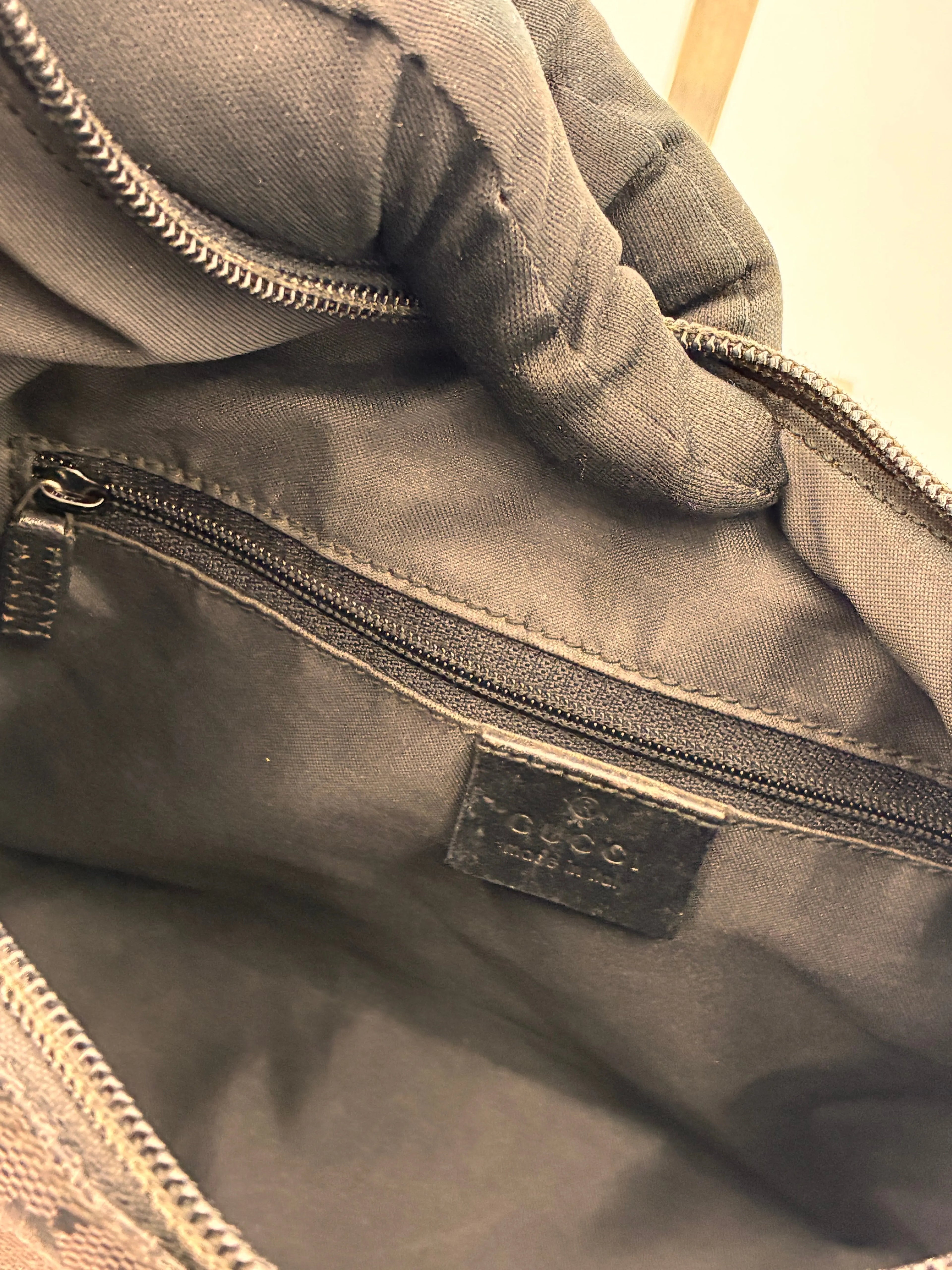 Preloved | Gucci Monogram Hobo Skuldertaske i Sort Canvas 2 Gucci