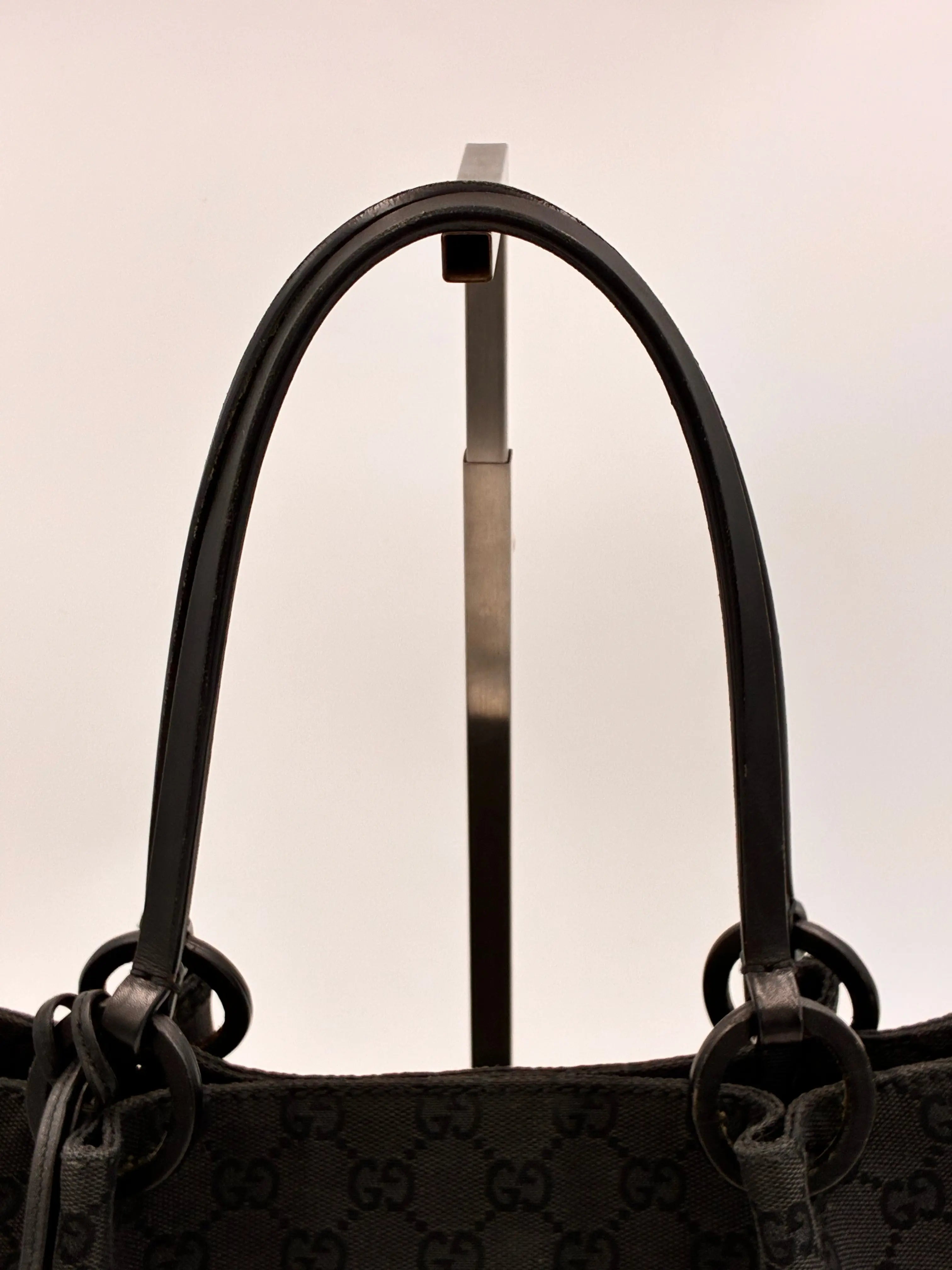 Preloved | Gucci Monogram Håndtaskte i Sort Canvas Gucci