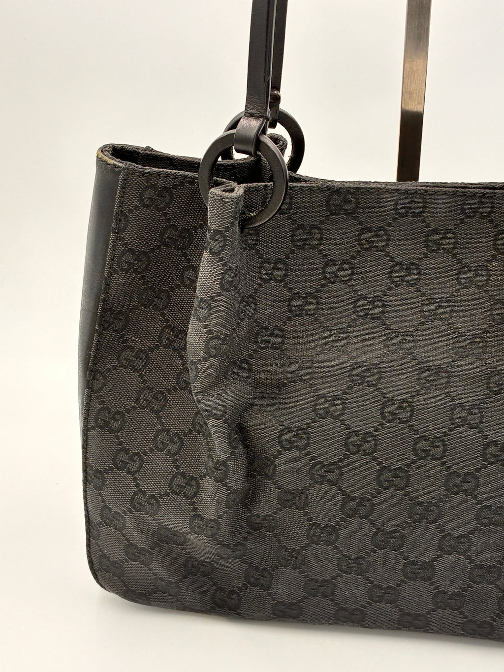 Preloved | Gucci Monogram Håndtaskte i Sort Canvas Gucci