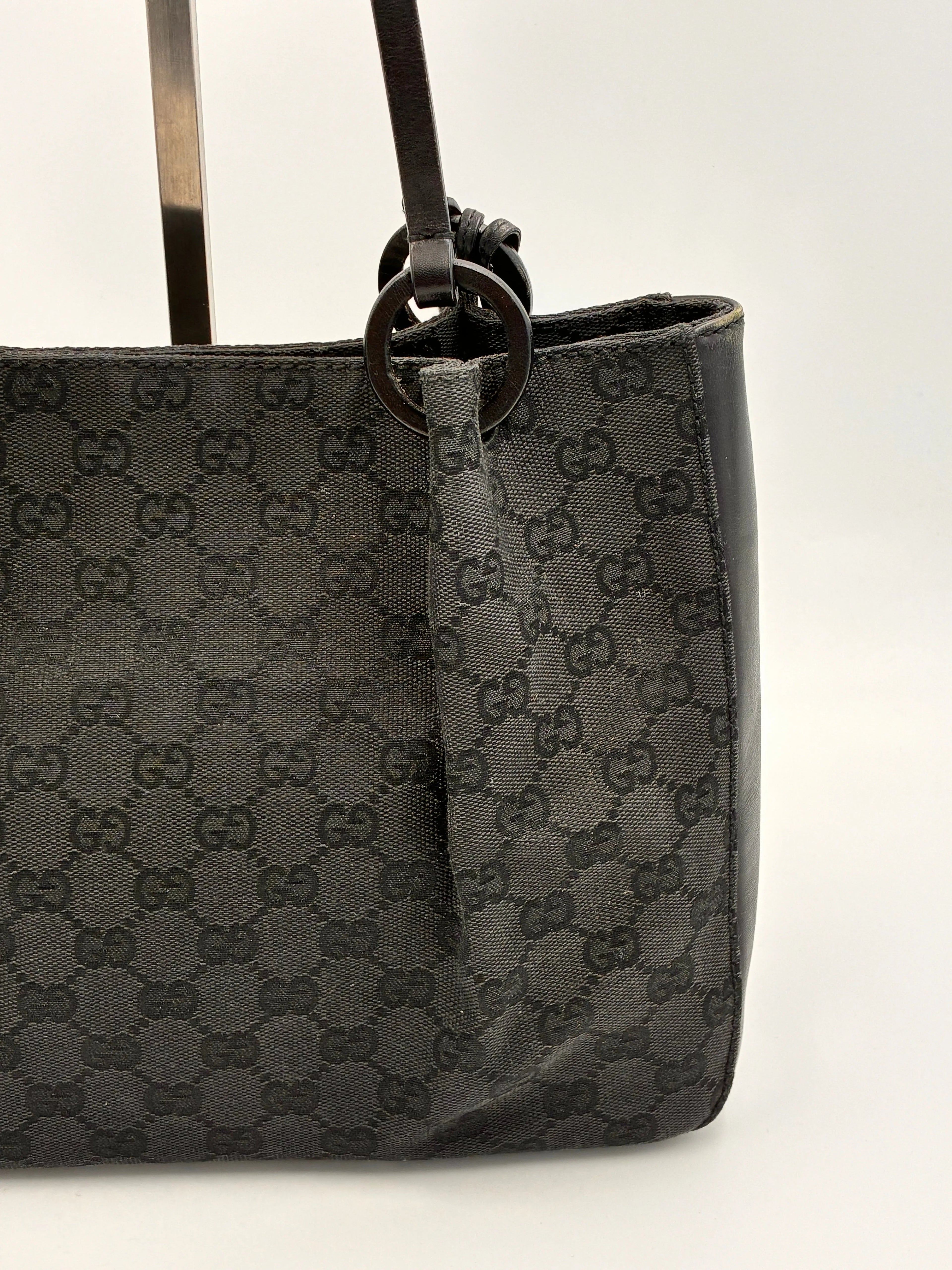 Preloved | Gucci Monogram Håndtaskte i Sort Canvas Gucci