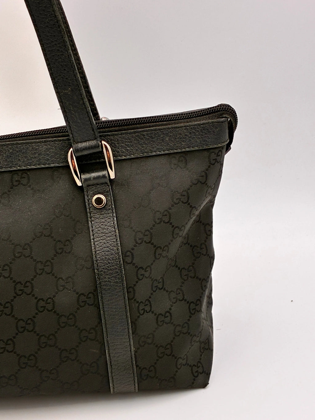 Preloved | Gucci Monogram Abbey Skuldertaske i Sort Canvas Gucci