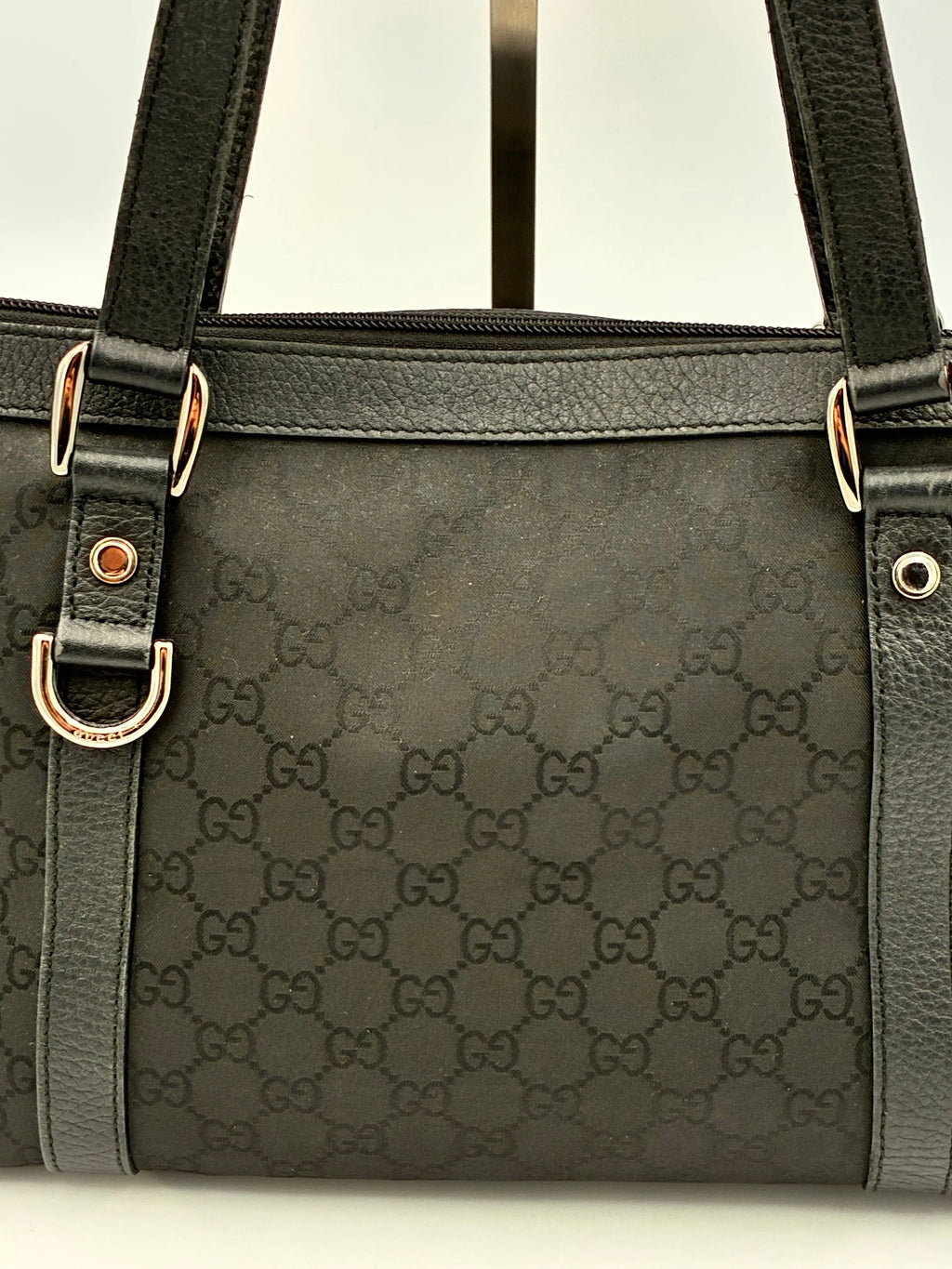 Preloved | Gucci Monogram Abbey Skuldertaske i Sort Canvas Gucci