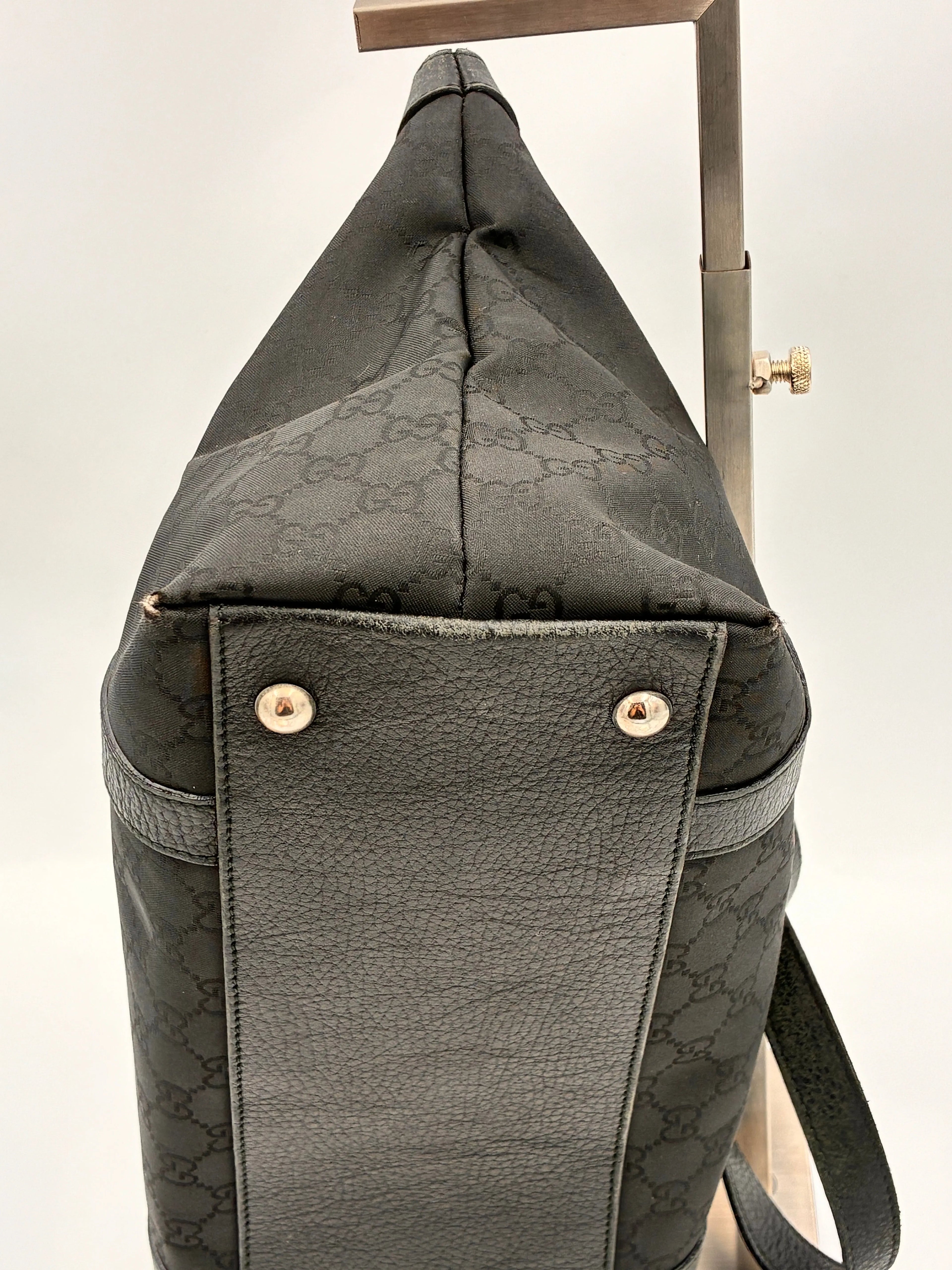 Preloved | Gucci Monogram Abbey Skuldertaske i Sort Canvas Gucci