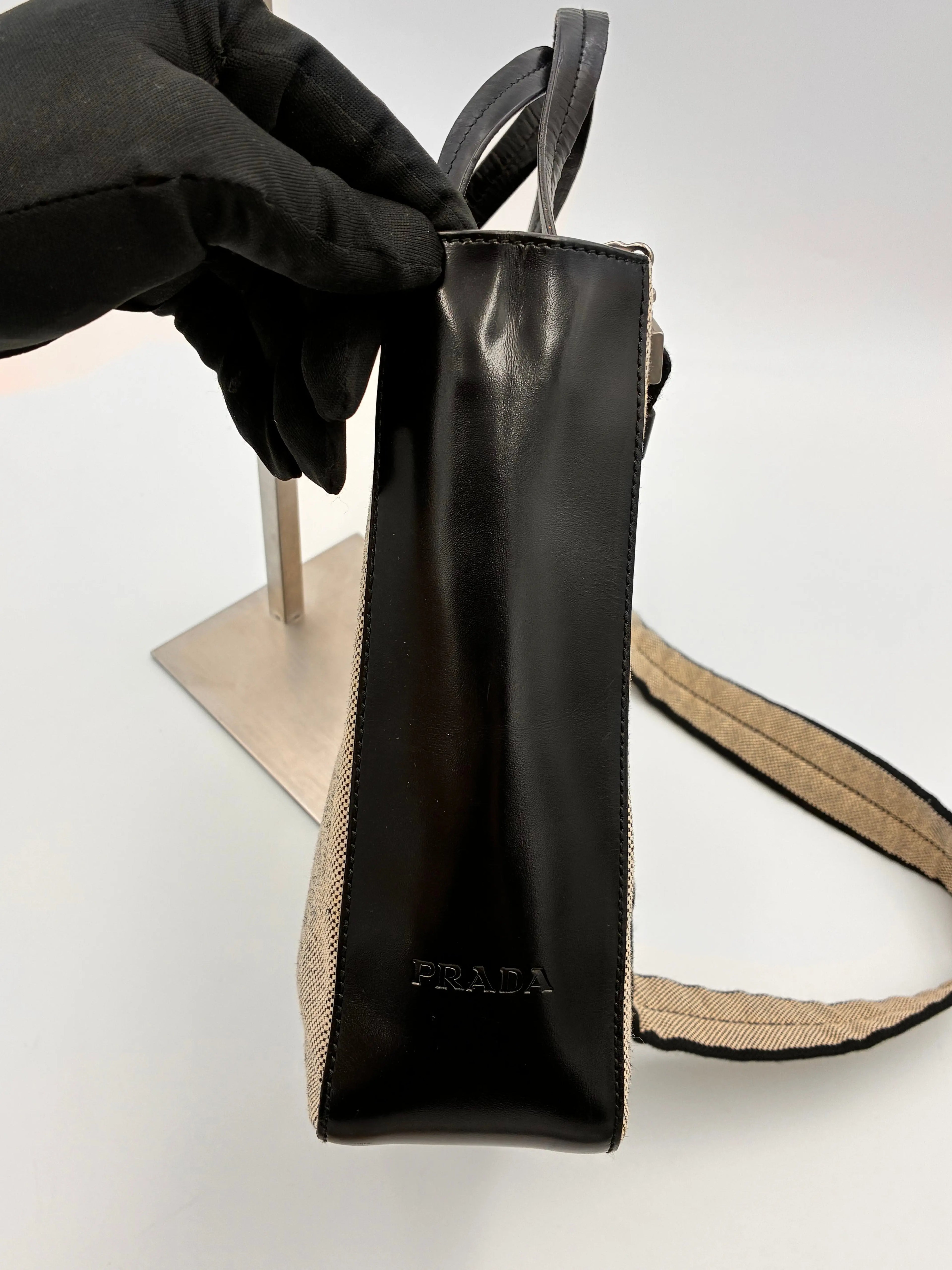 Preloved | Prada Håndtaske & Crossbody I Hvid & Sort Canvas Prada
