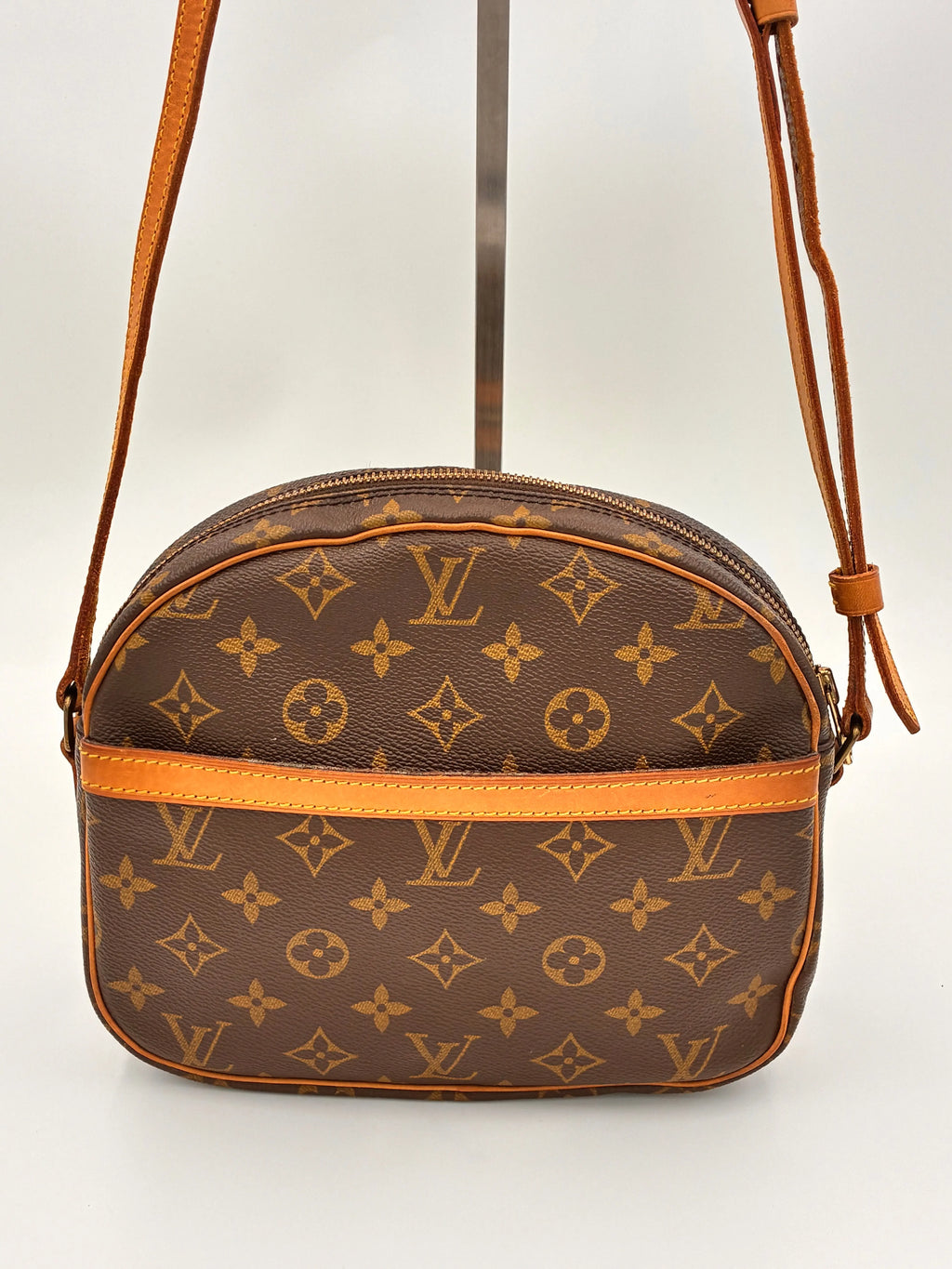 Preloved | Louis Vuitton Monogram Crossbody Blois Louis Vuitton