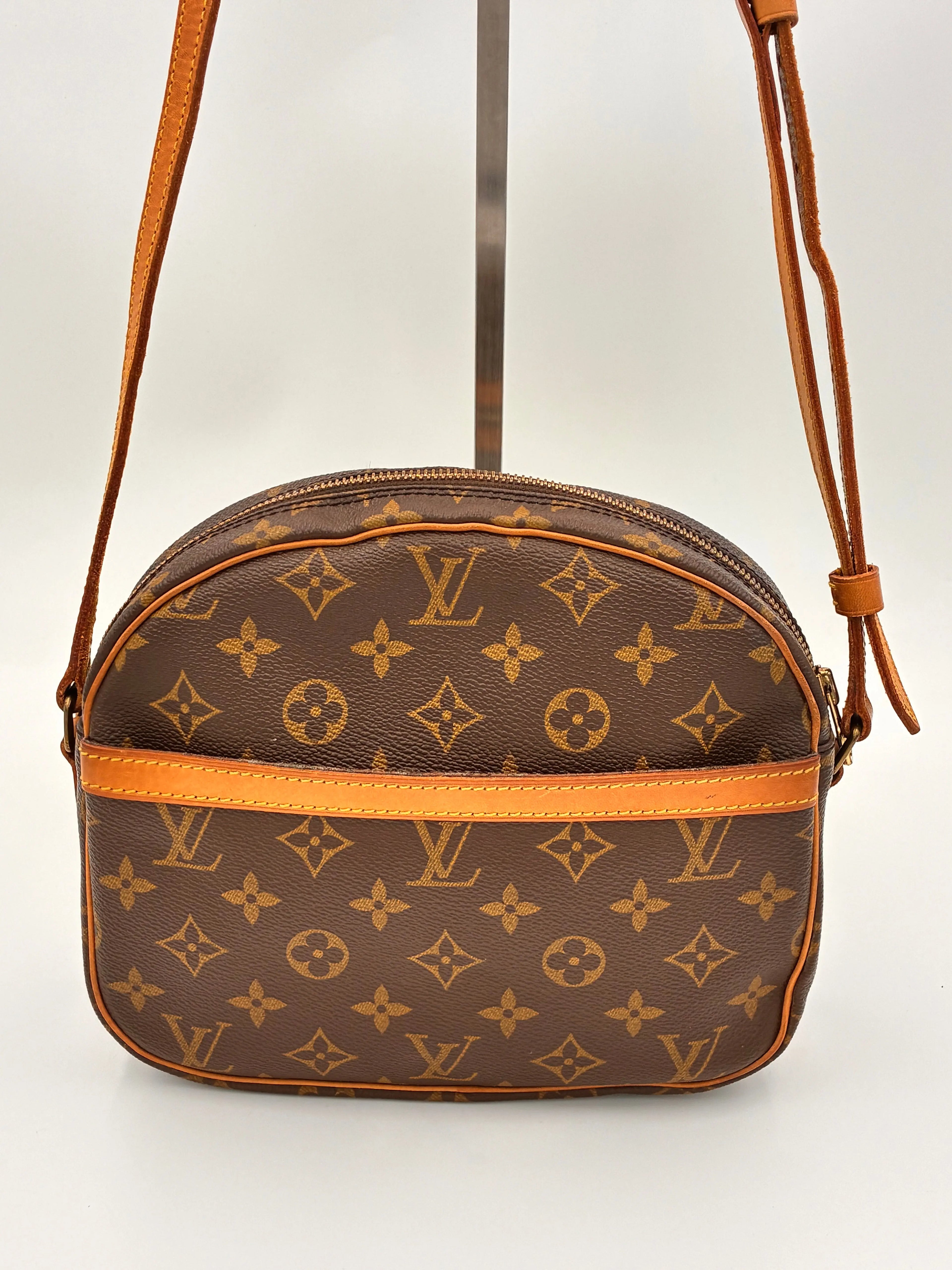 Preloved | Louis Vuitton Monogram Crossbody Blois Louis Vuitton