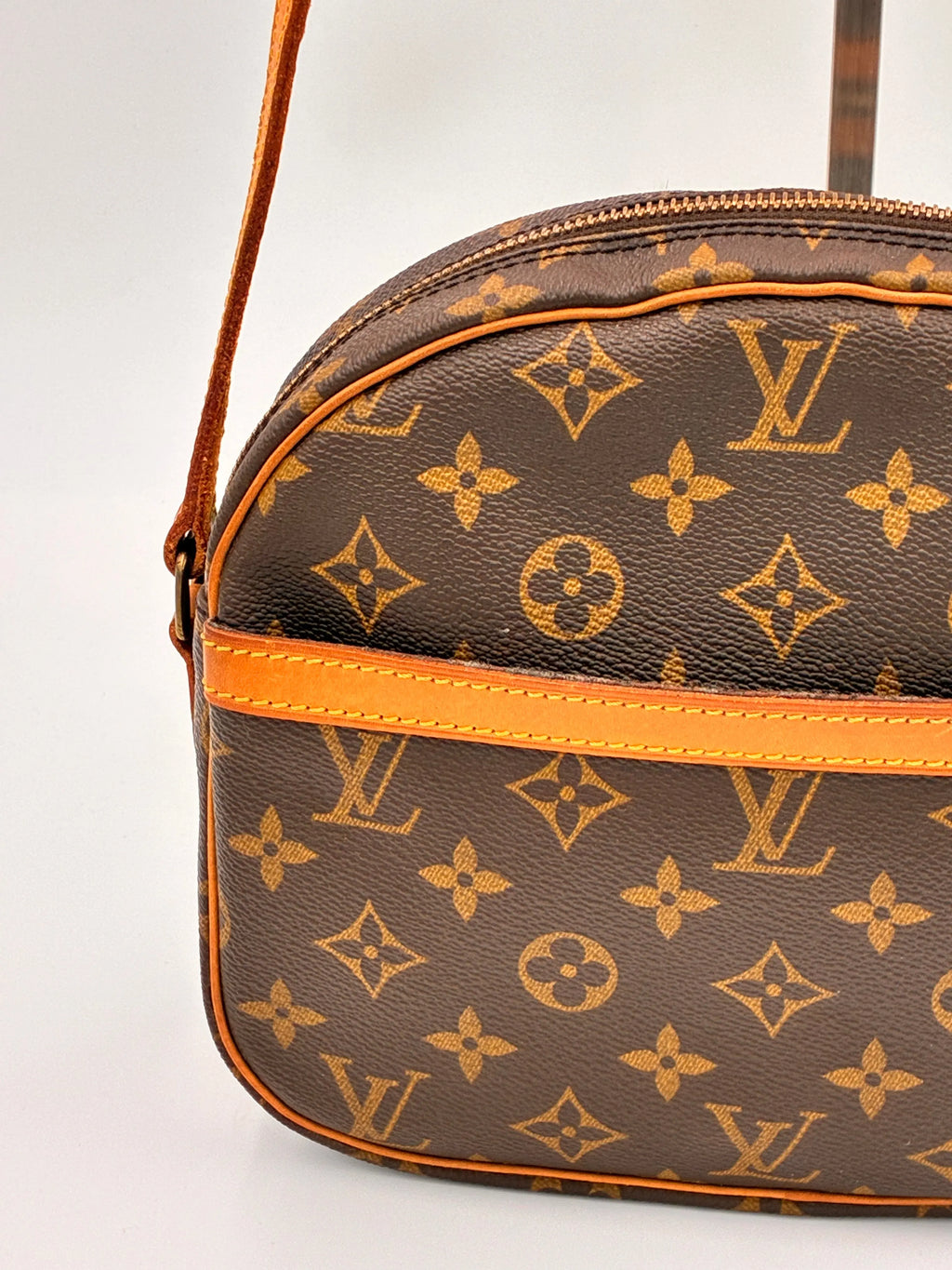 Preloved | Louis Vuitton Monogram Crossbody Blois Louis Vuitton
