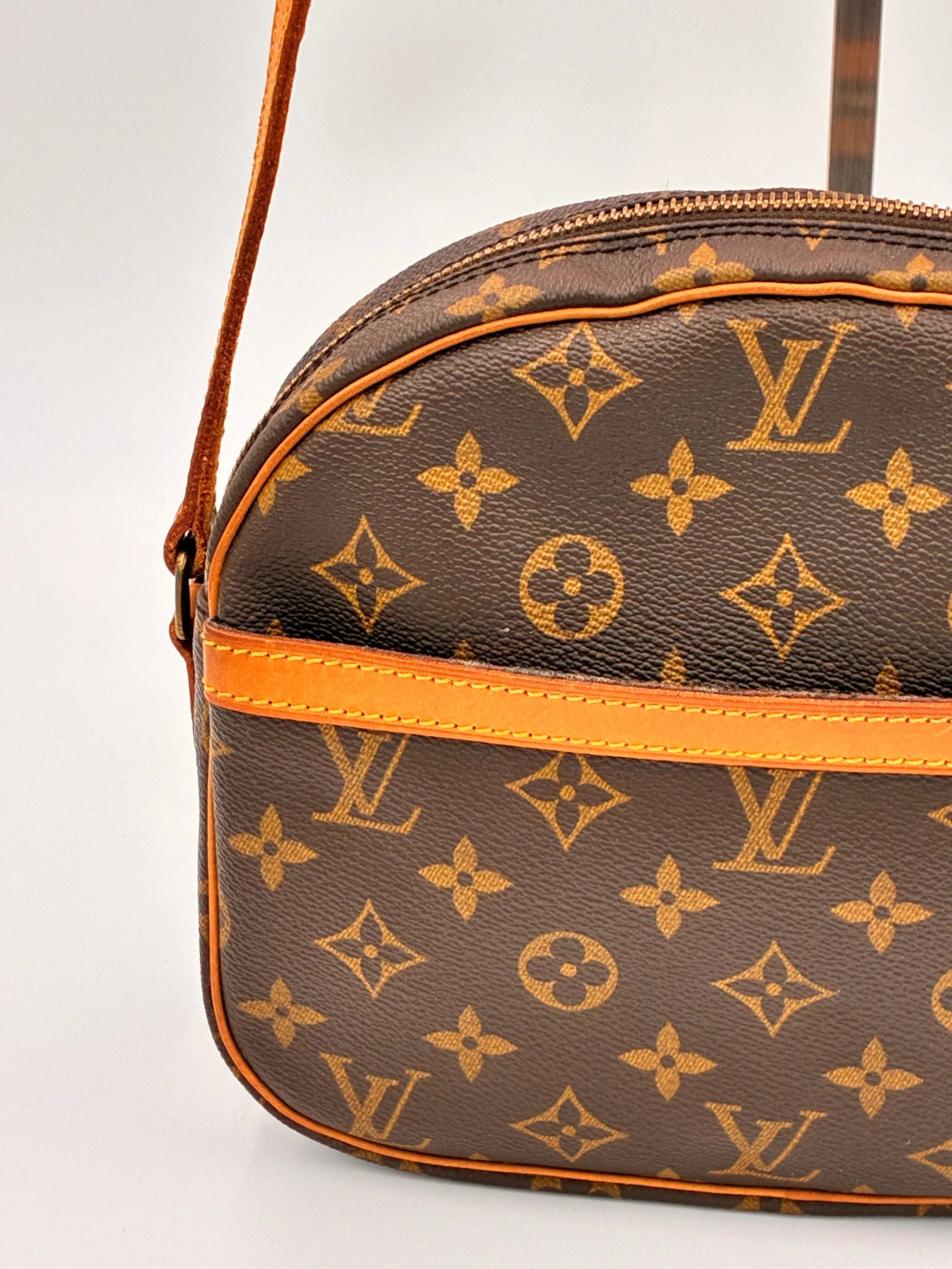 Preloved | Louis Vuitton Monogram Crossbody Blois Louis Vuitton