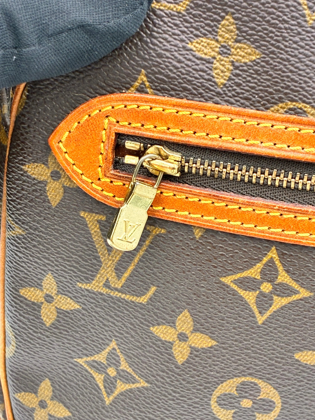 Preloved | Louis Vuitton Monogram Crossbody Blois Louis Vuitton