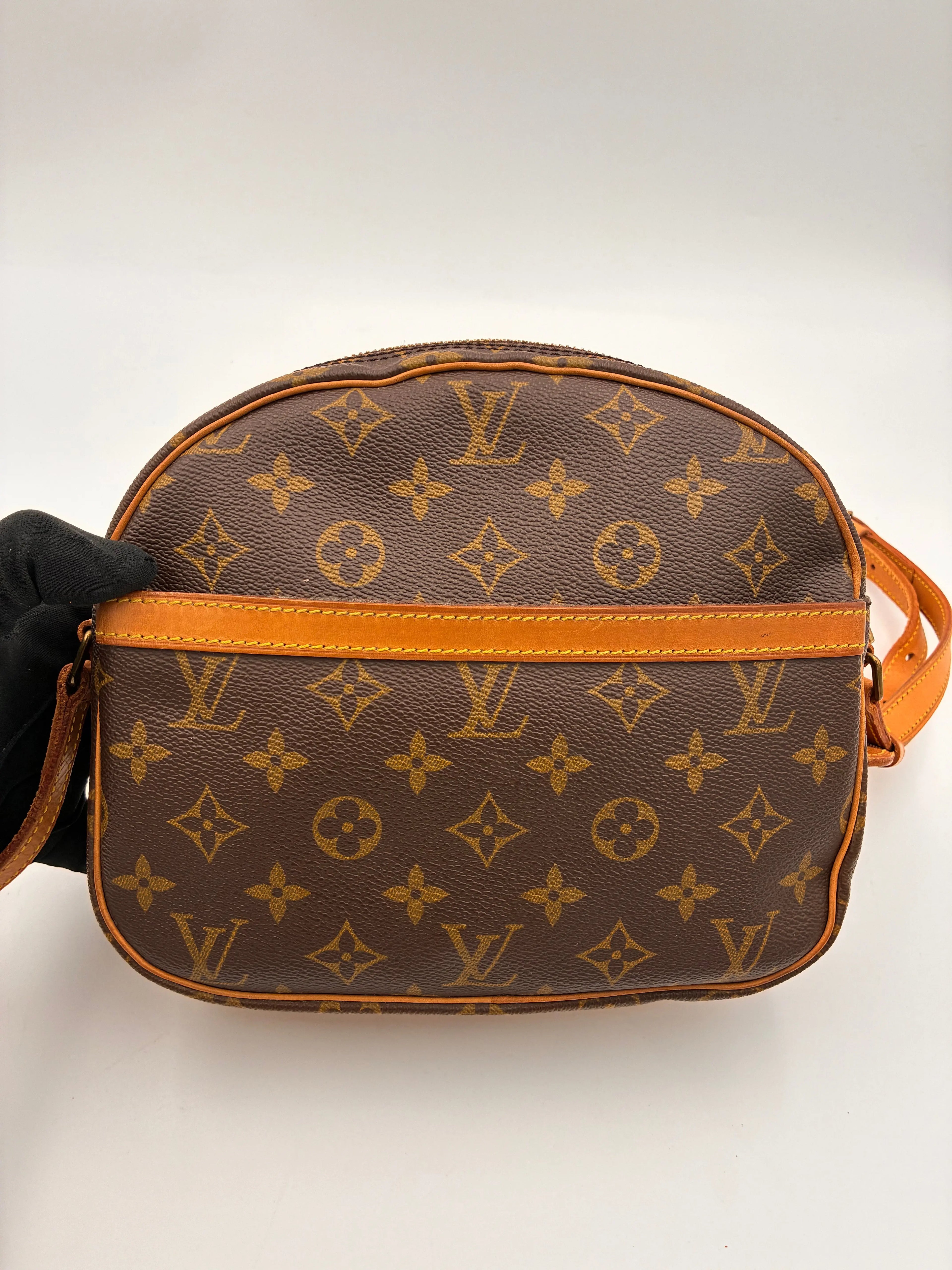 Preloved | Louis Vuitton Monogram Crossbody Blois Louis Vuitton