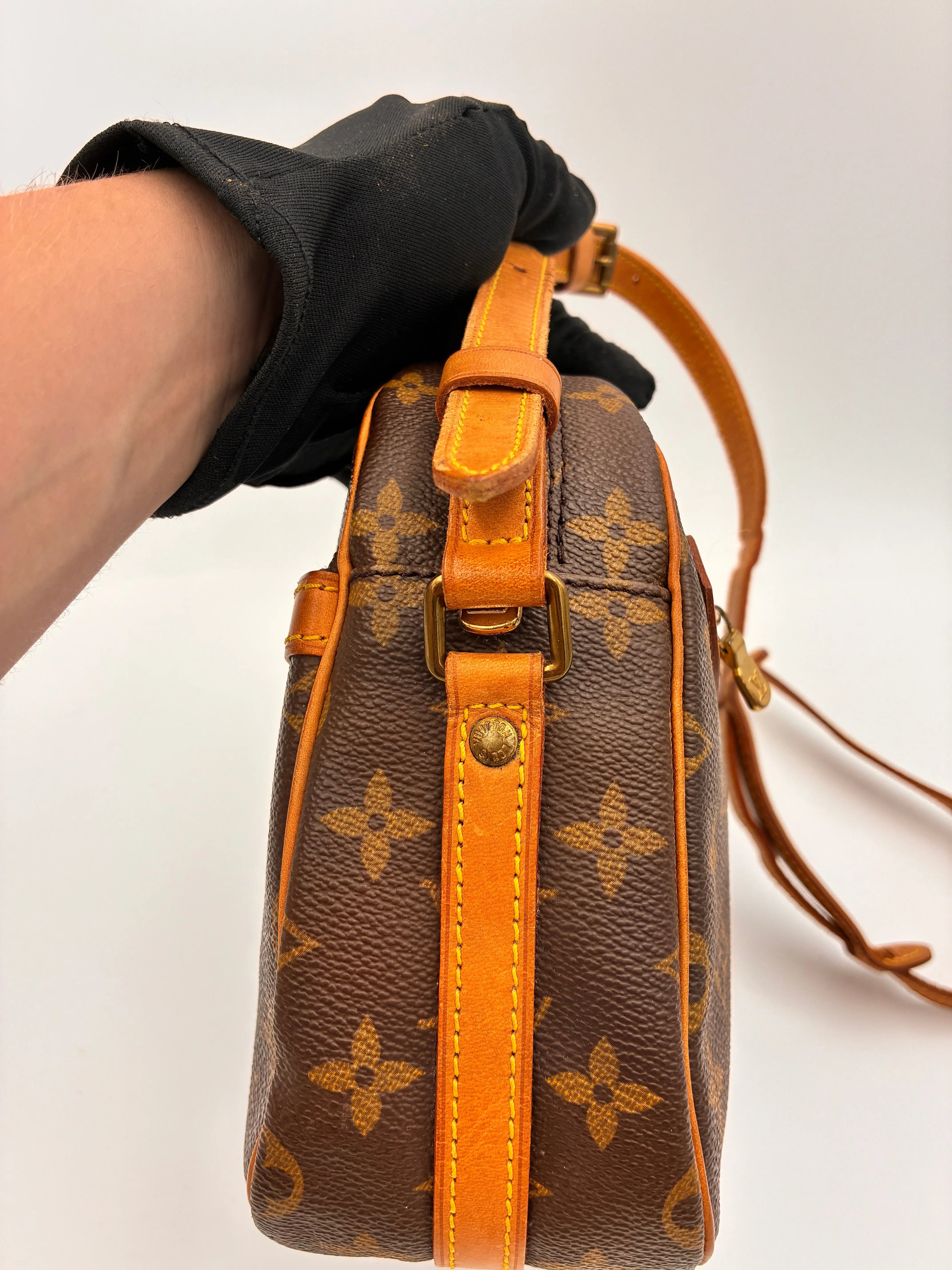 Preloved | Louis Vuitton Monogram Crossbody Blois Louis Vuitton