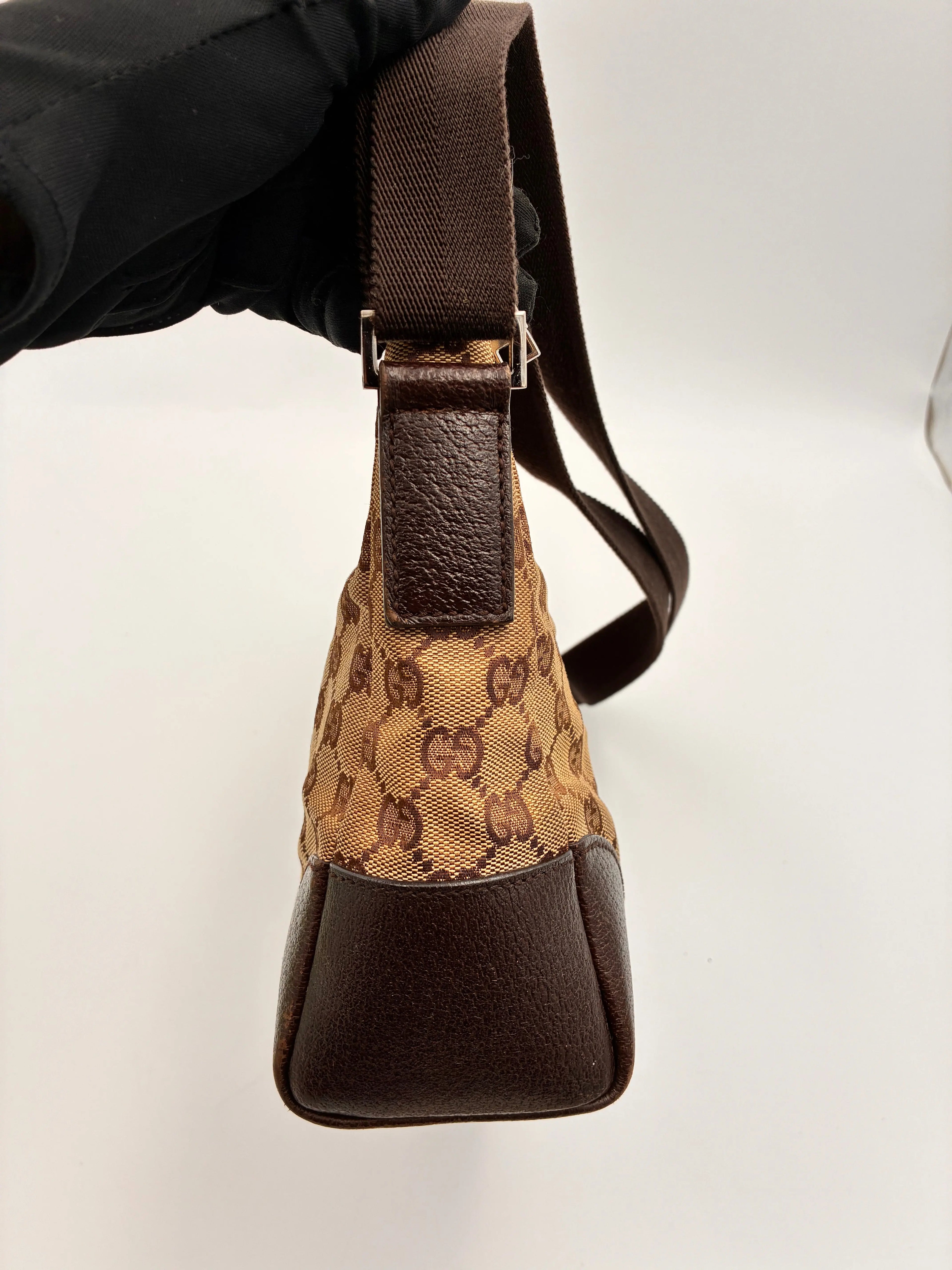 Preloved | Gucci Monogram Messenger Crossbody i Brun Canvas Gucci