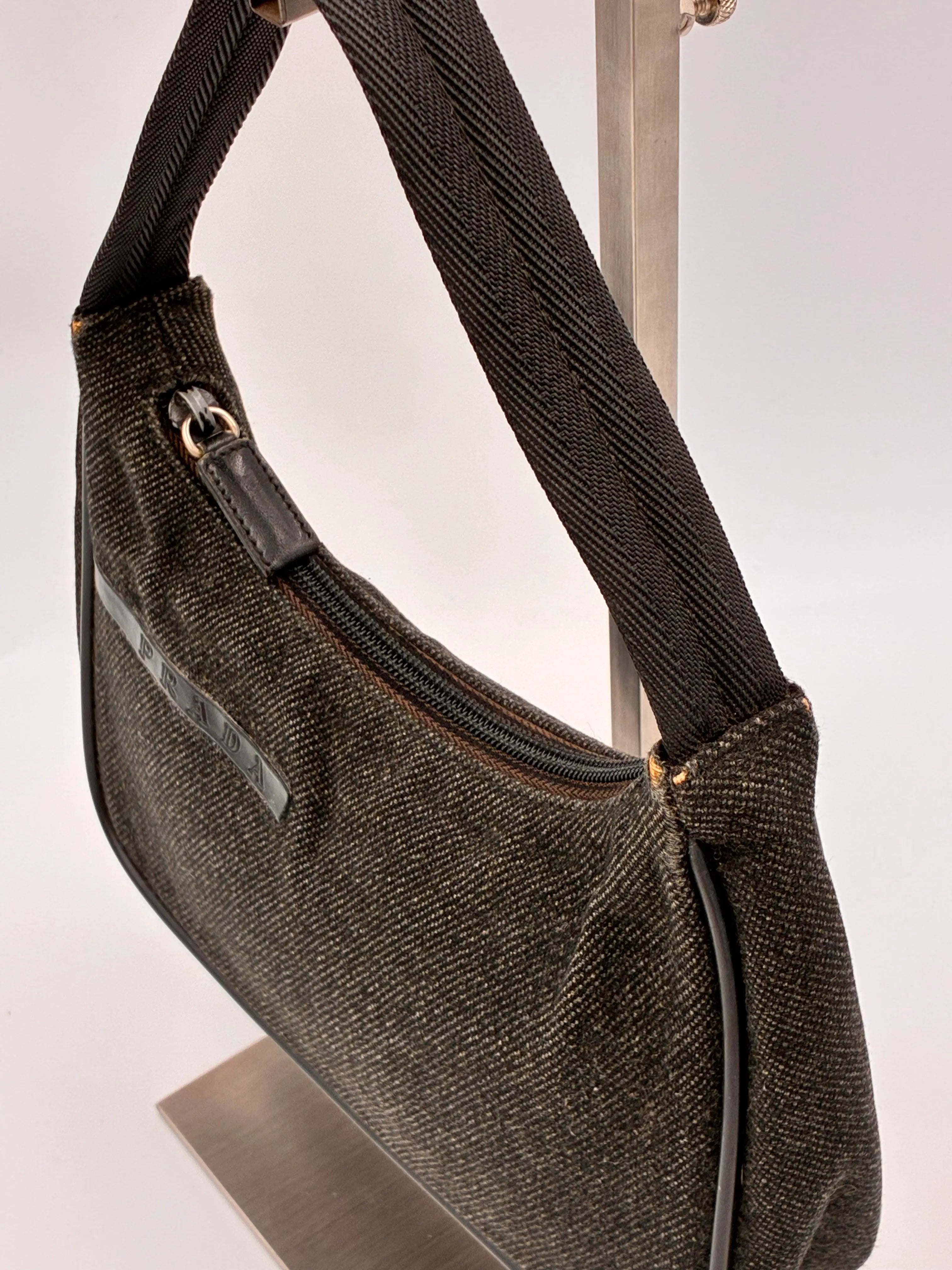 Preloved | Prada Sport Hobo Pochette i Grå Uld Prada