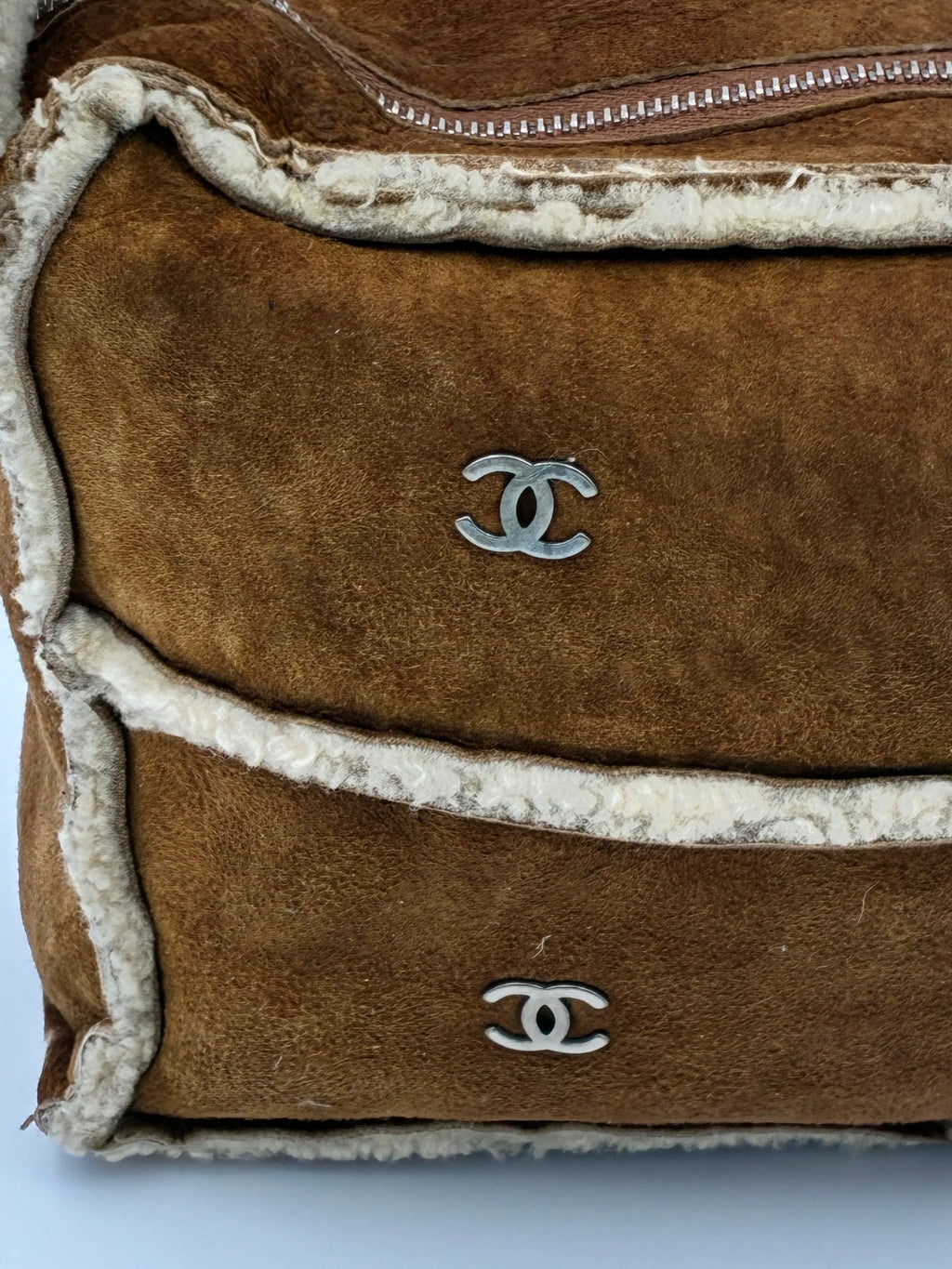 Preloved | Chanel Coco Mark Mouton Skuldertaske i Cognac Shearling Chanel