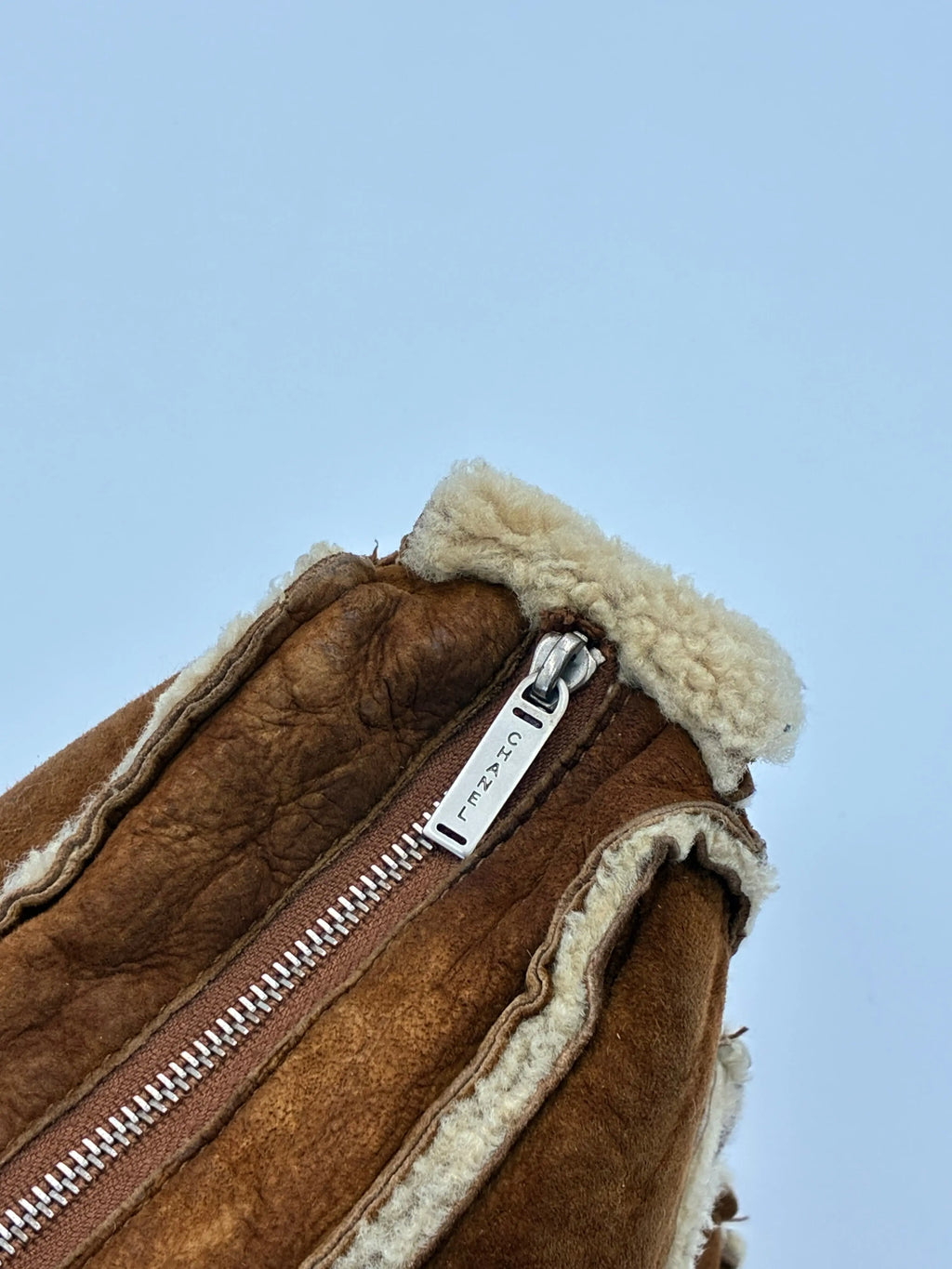 Preloved | Chanel Coco Mark Mouton Skuldertaske i Cognac Shearling Chanel