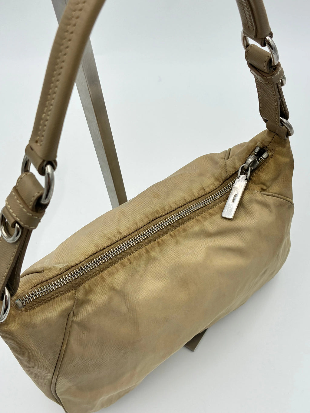 Preloved | Prada Nylon Skuldertaske i Beige Nylon Prada
