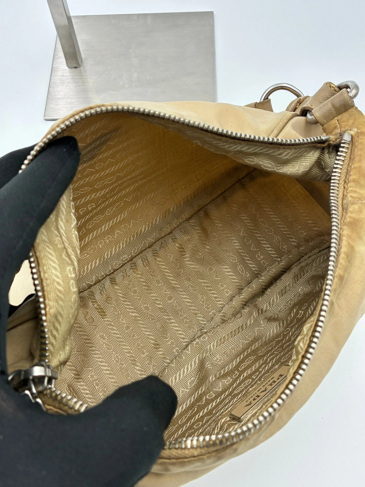 Preloved | Prada Nylon Skuldertaske i Beige Nylon Prada