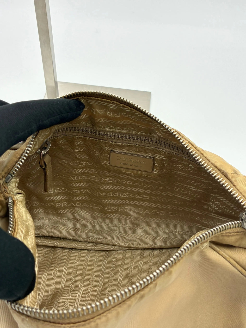 Preloved | Prada Nylon Skuldertaske i Beige Nylon Prada