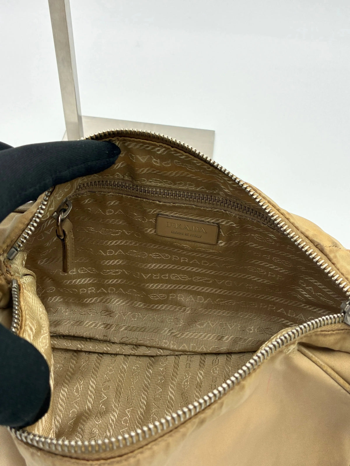Preloved | Prada Nylon Skuldertaske i Beige Nylon Prada