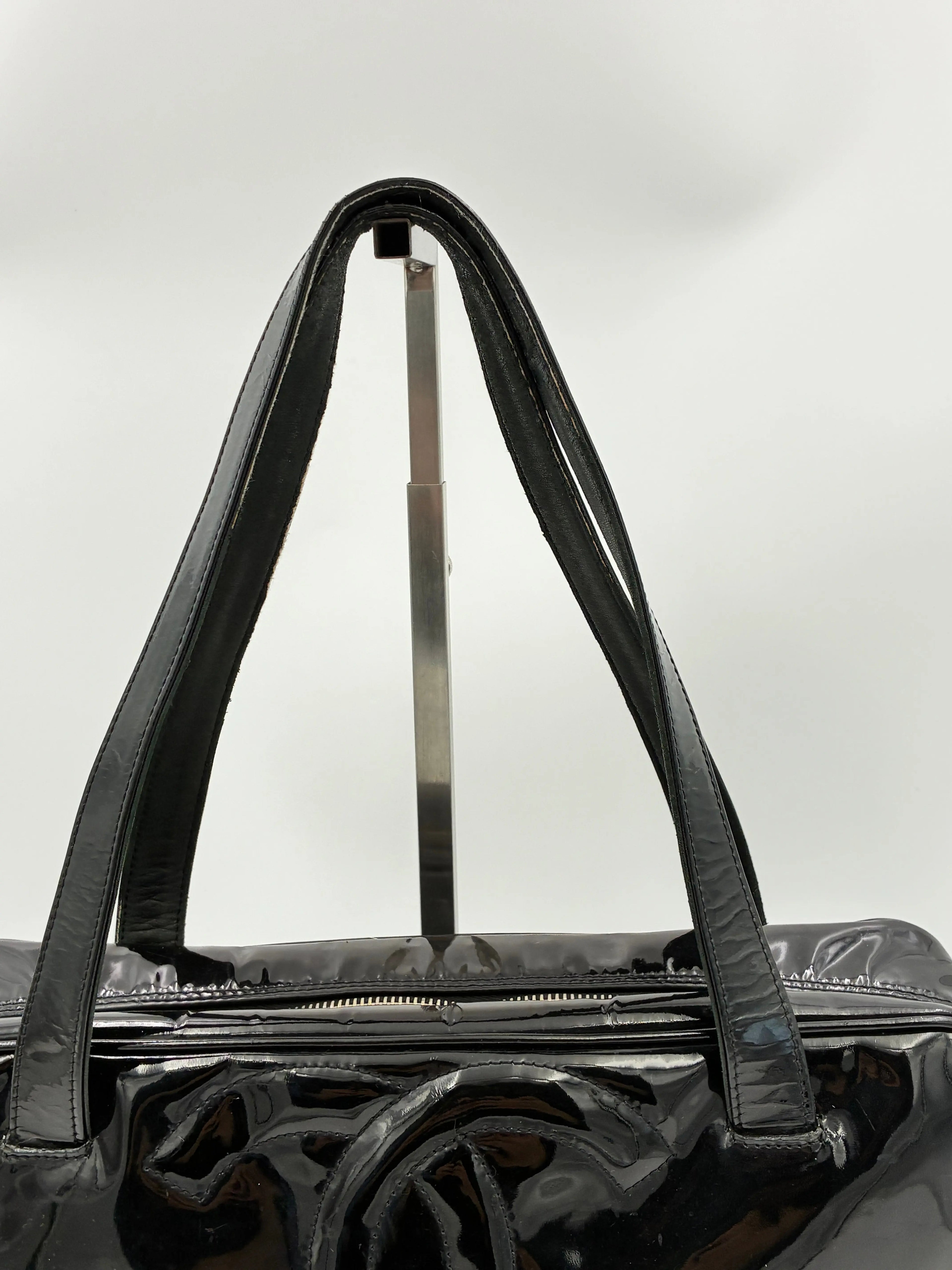 Preloved | Chanel Triple CC Håndtaske i Sort Laklæder Chanel