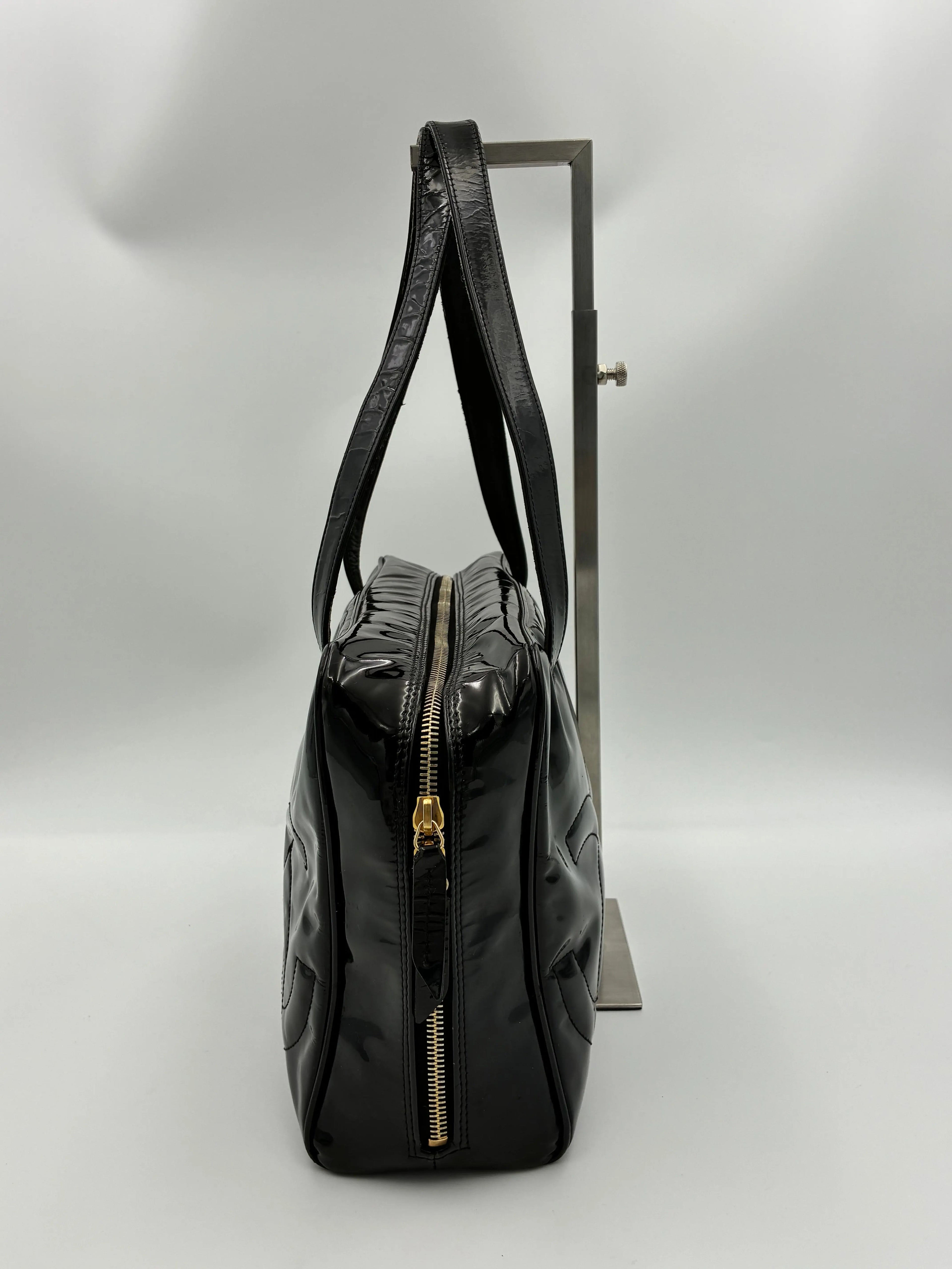 Preloved | Chanel Triple CC Håndtaske i Sort Laklæder Chanel