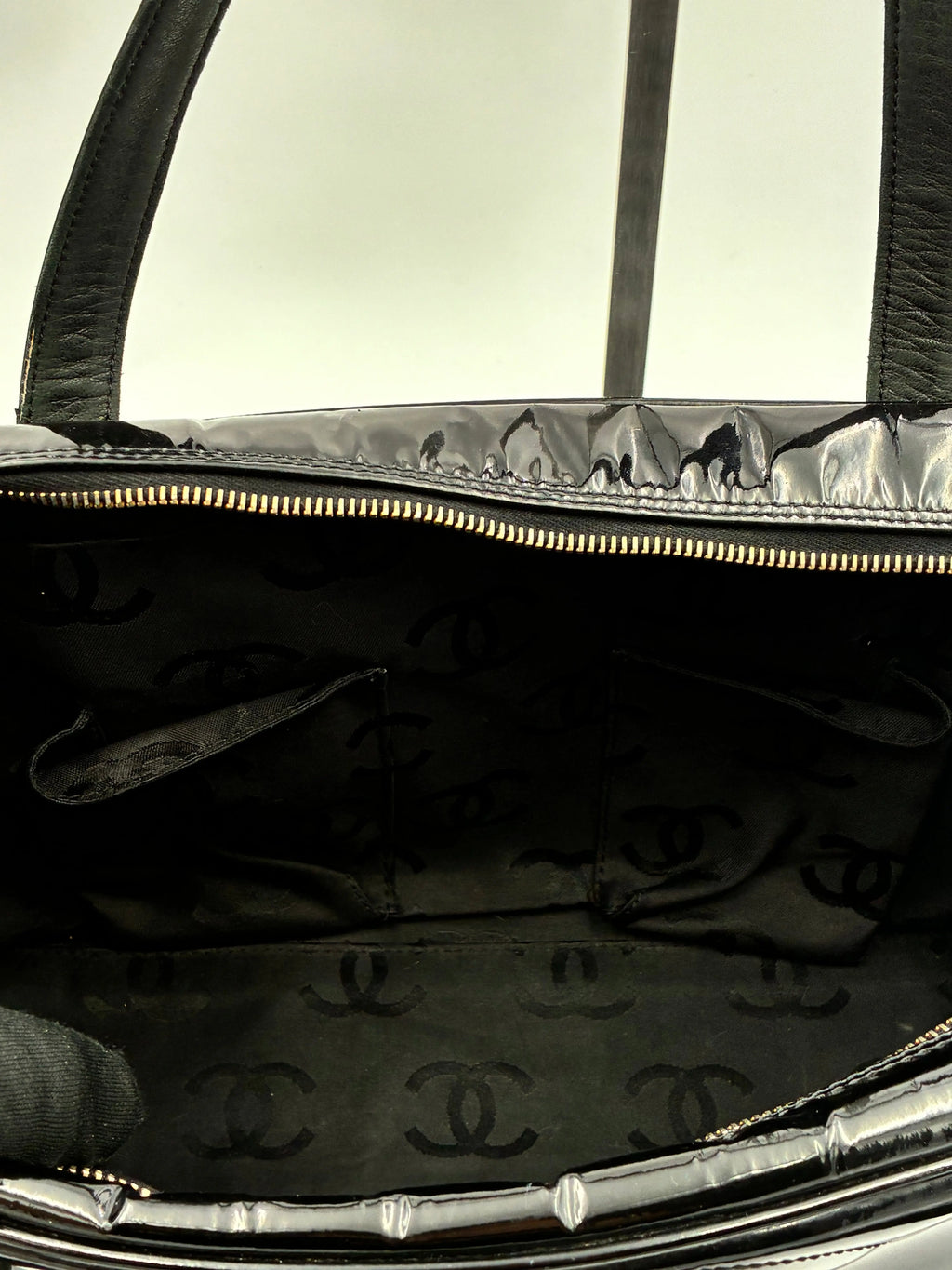 Preloved | Chanel Triple CC Håndtaske i Sort Laklæder Chanel