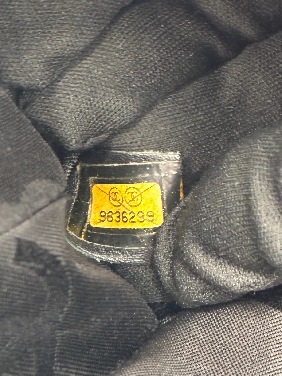 Preloved | Chanel Triple CC Håndtaske i Sort Laklæder Chanel