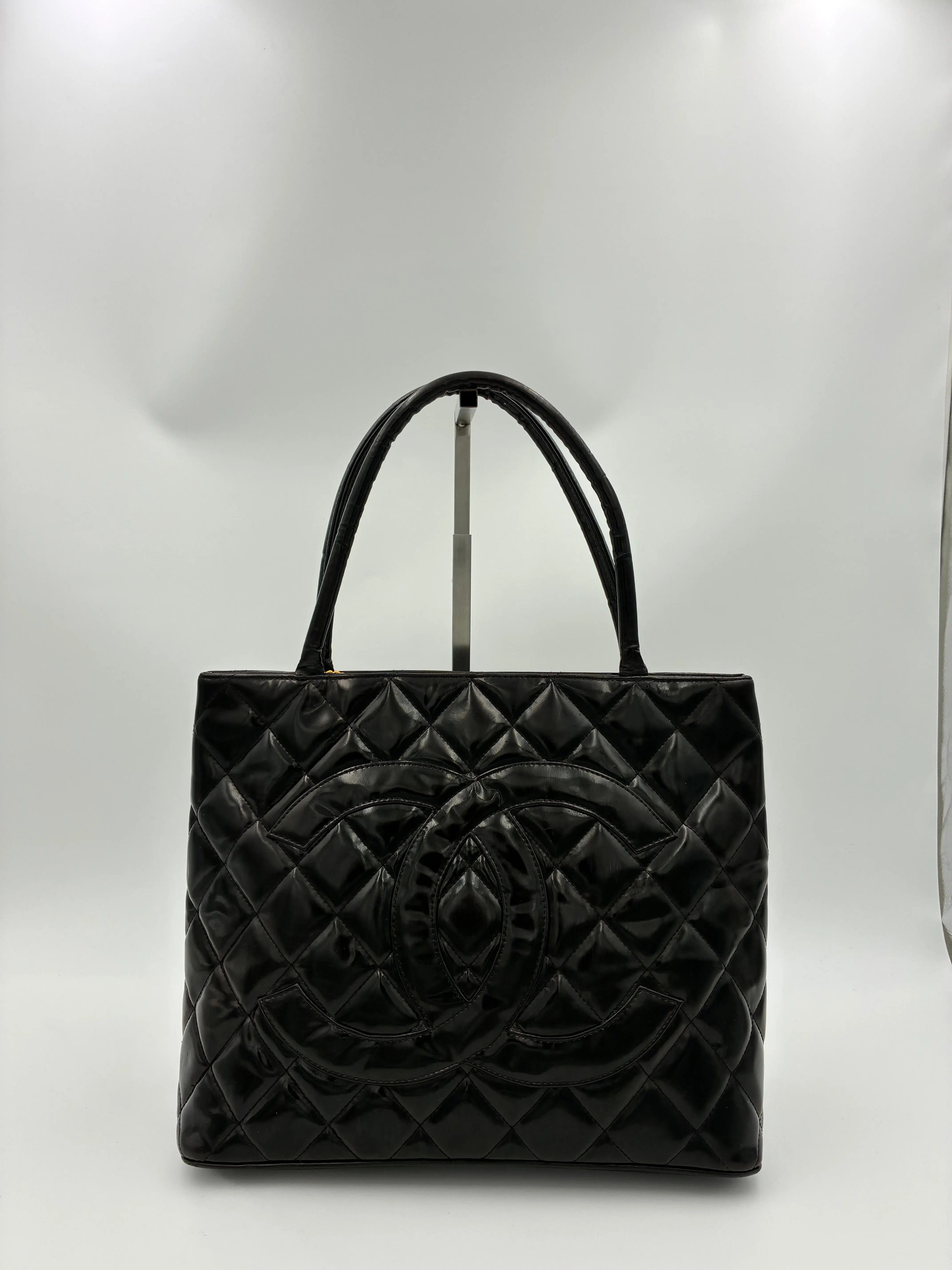 Preloved | Chanel Medallion Totebag Håndtaske i Sort Laklæder Chanel
