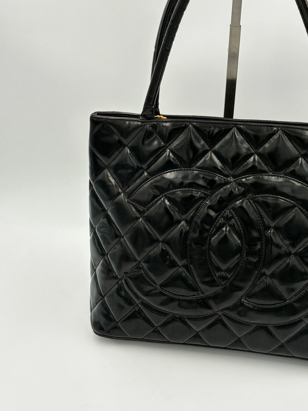 Preloved | Chanel Medallion Totebag Håndtaske i Sort Laklæder Chanel