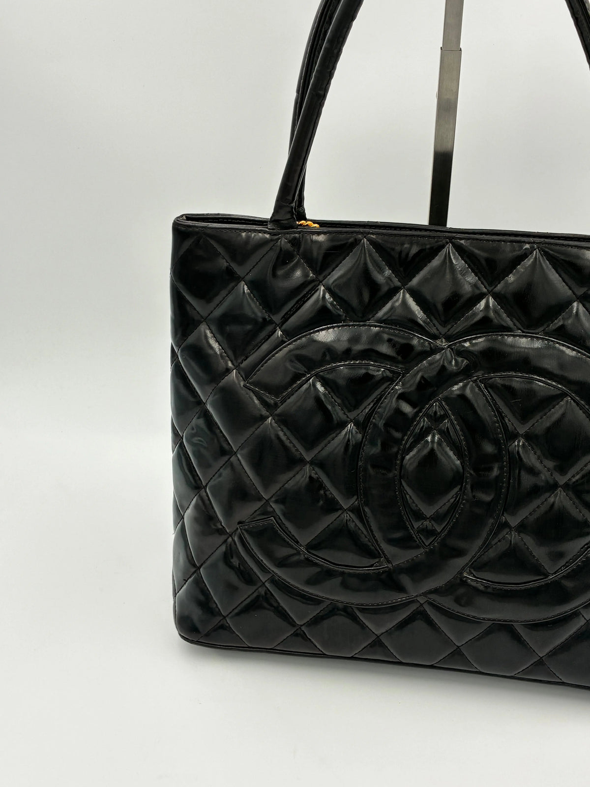 Preloved | Chanel Medallion Totebag Håndtaske i Sort Laklæder Chanel