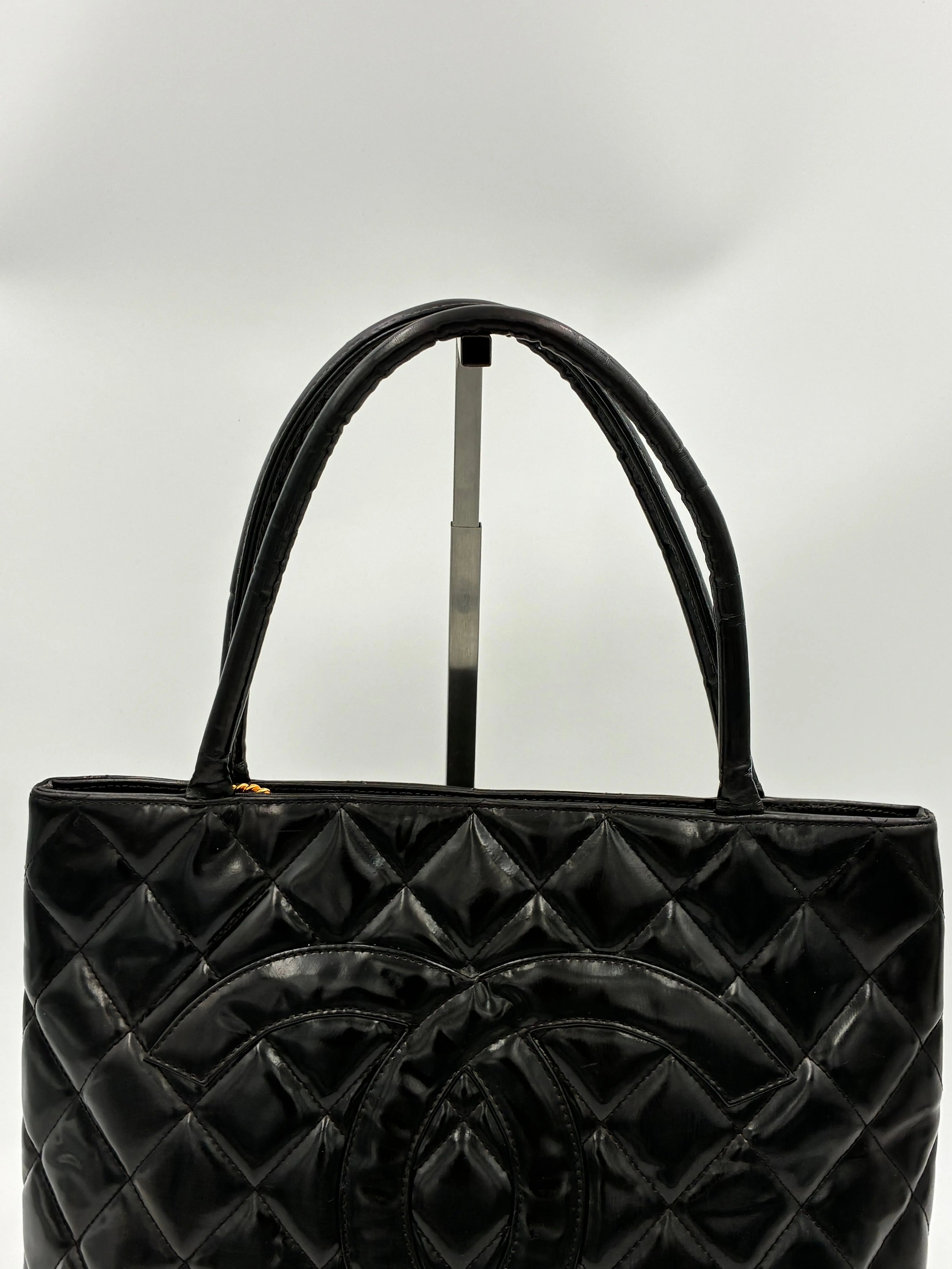 Preloved | Chanel Medallion Totebag Håndtaske i Sort Laklæder Chanel