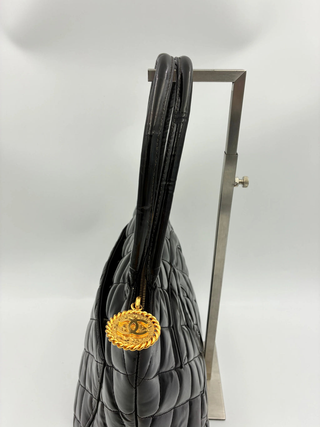 Preloved | Chanel Medallion Totebag Håndtaske i Sort Laklæder Chanel
