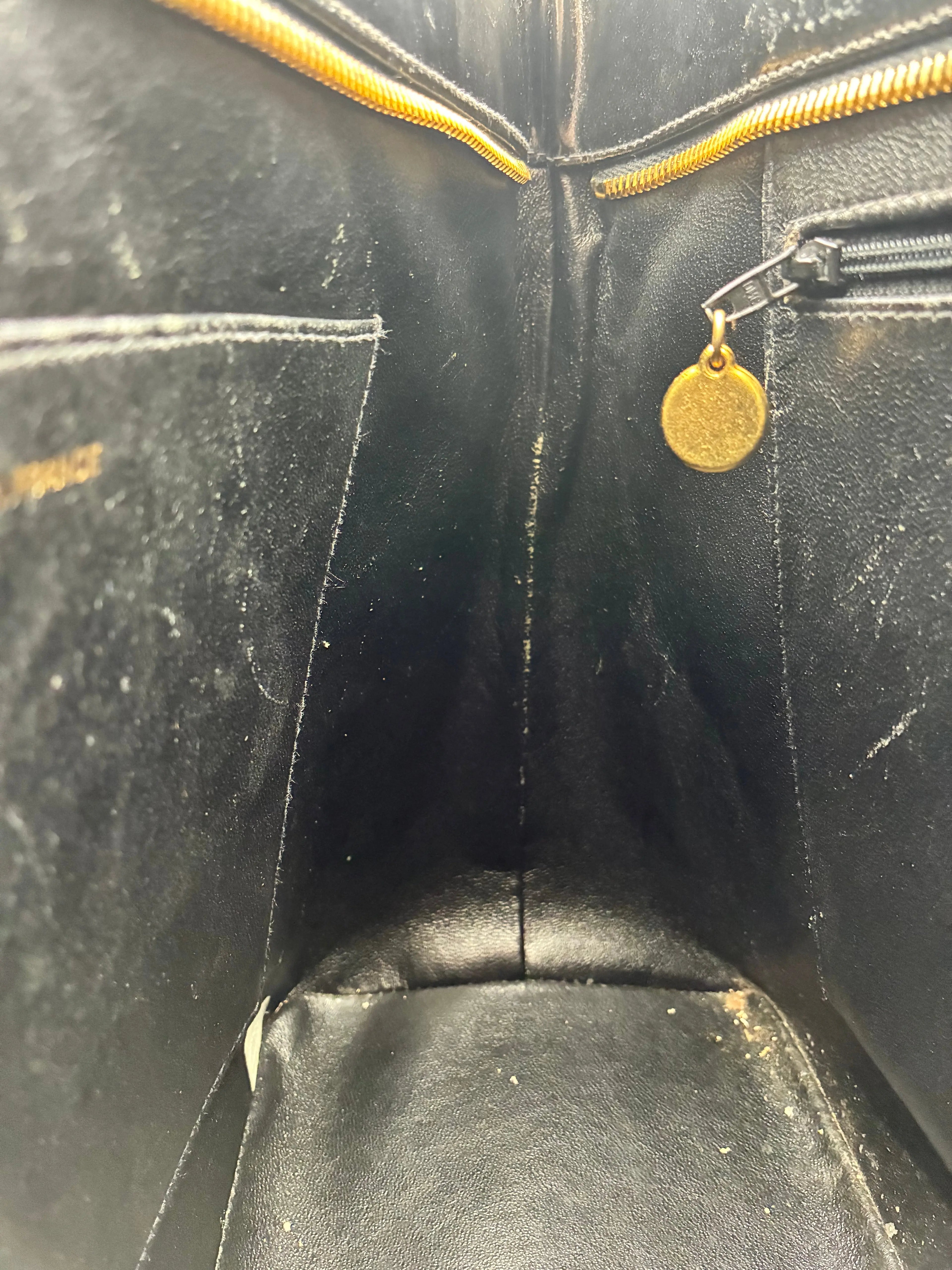 Preloved | Chanel Medallion Totebag Håndtaske i Sort Laklæder Chanel